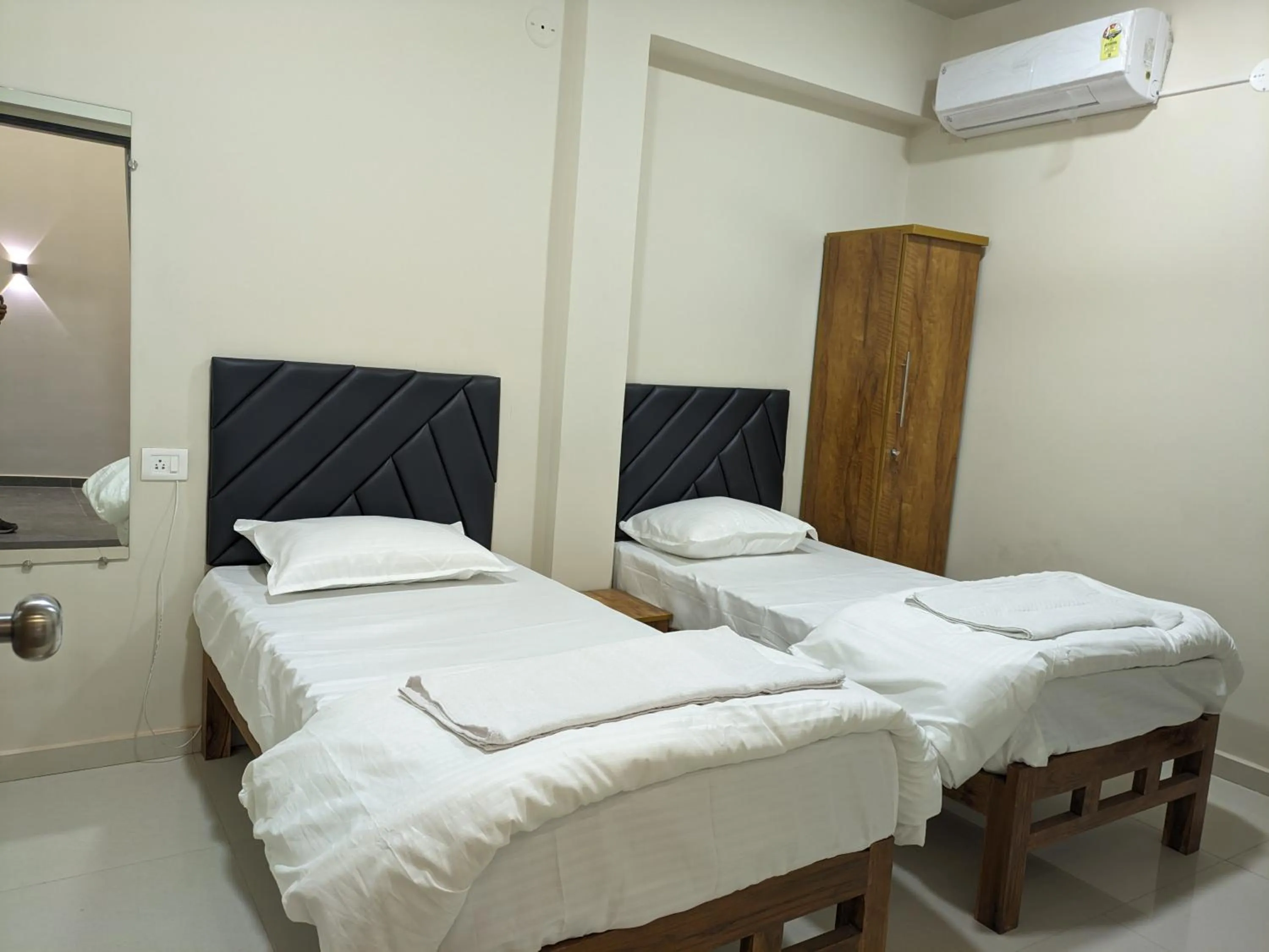 Bedroom, Bed in Hotel JDS