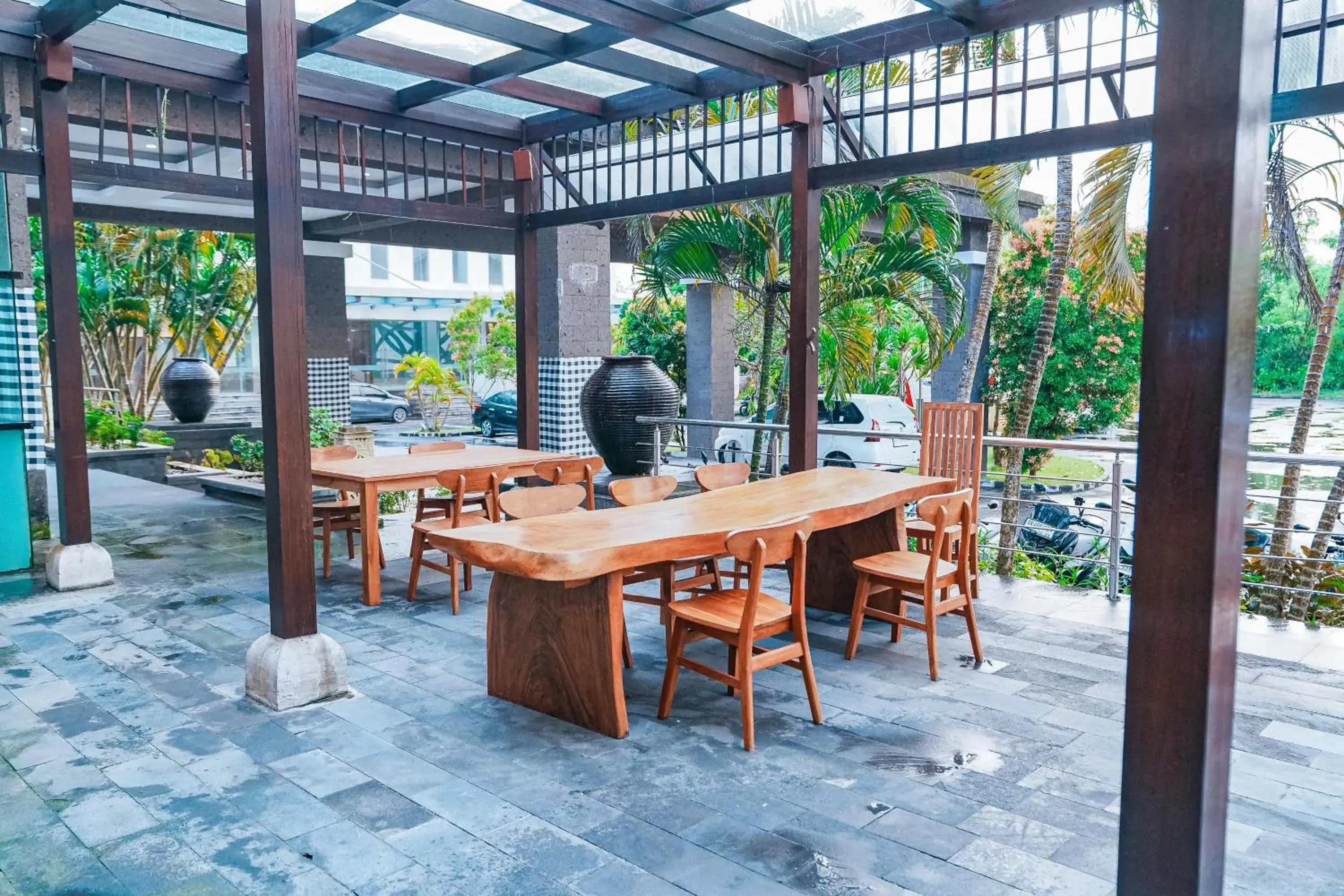 Restaurant/places to eat in New Kuta Hotel by LORIN Restaurant/places to eat in New Kuta Hotel by LORIN