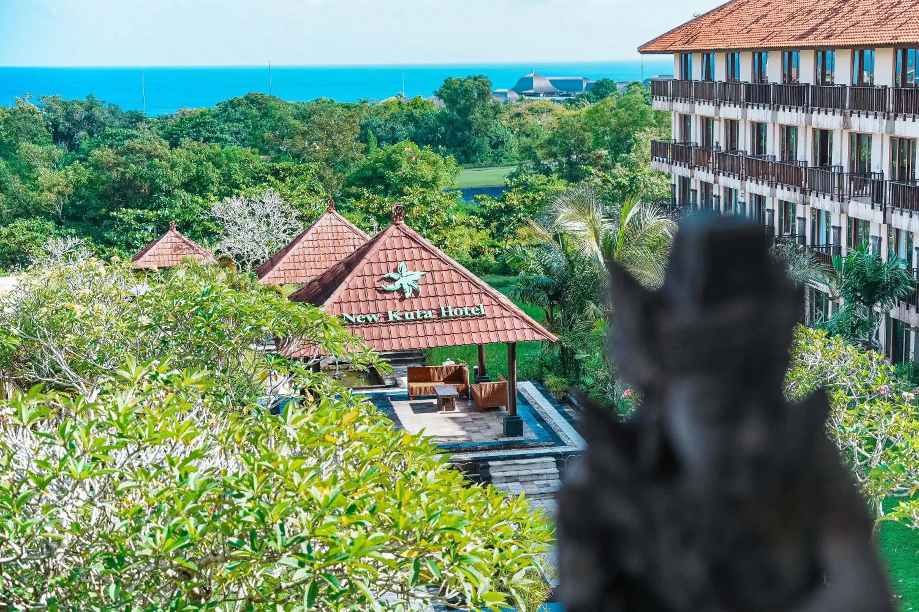 Inner courtyard view in New Kuta Hotel by LORIN Inner courtyard view in New Kuta Hotel by LORIN
