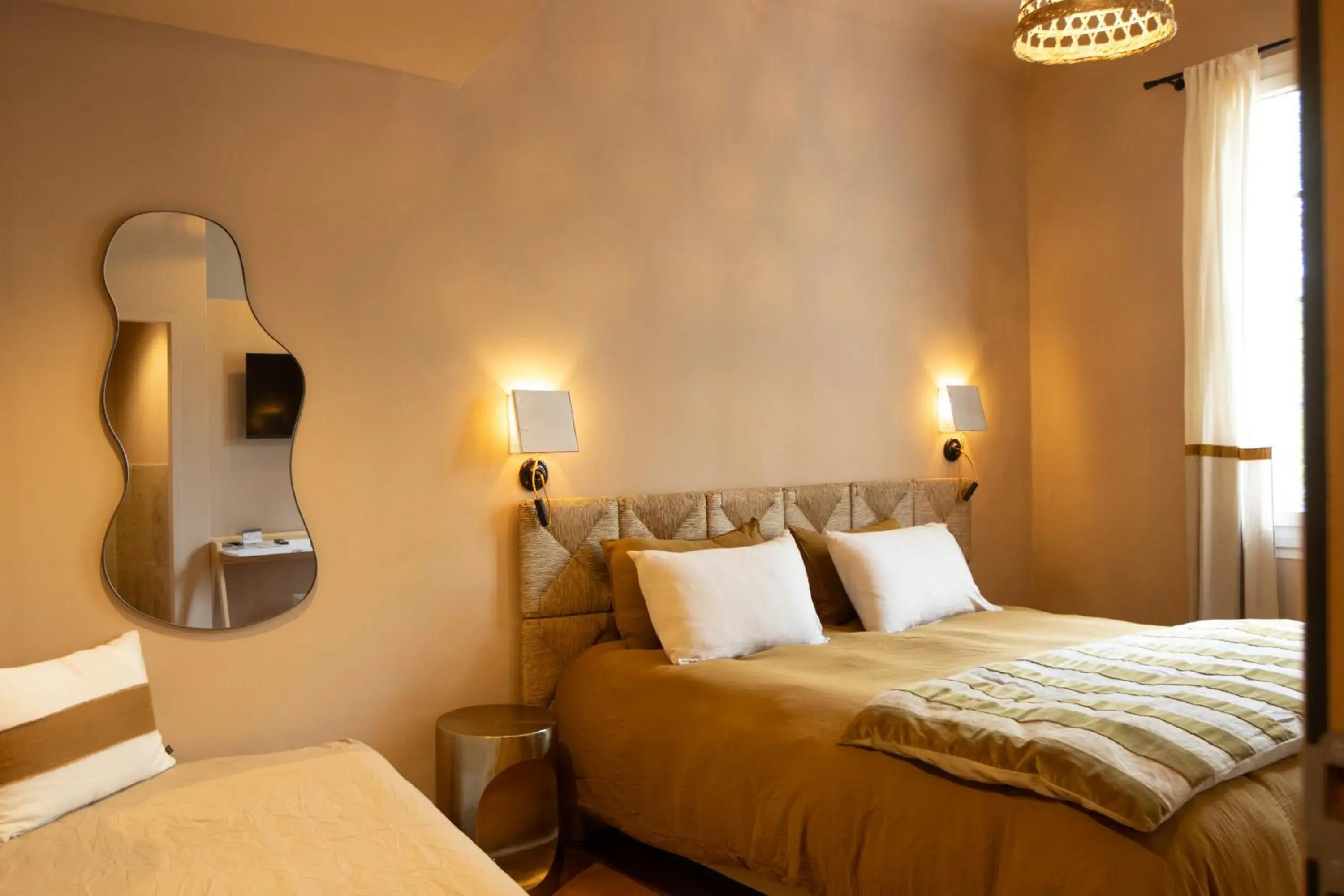 Deluxe Double Room in LE CLOS DES ARÔMES Deluxe Double Room in LE CLOS DES ARÔMES