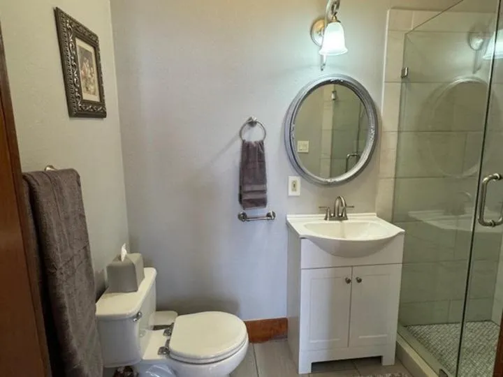 Bathroom in Woodbine Inn and Restaurant