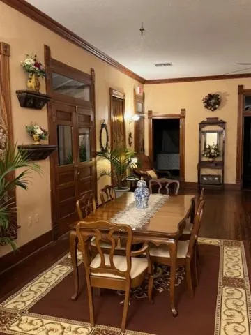 Living room in Woodbine Inn and Restaurant