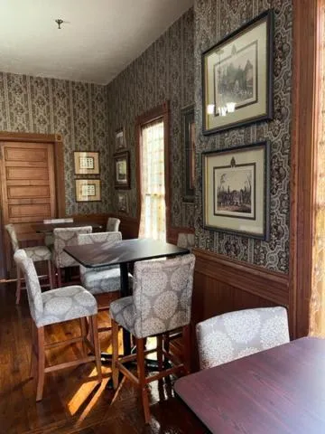Lounge or bar in Woodbine Inn and Restaurant