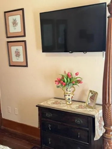 Decorative detail in Woodbine Inn and Restaurant