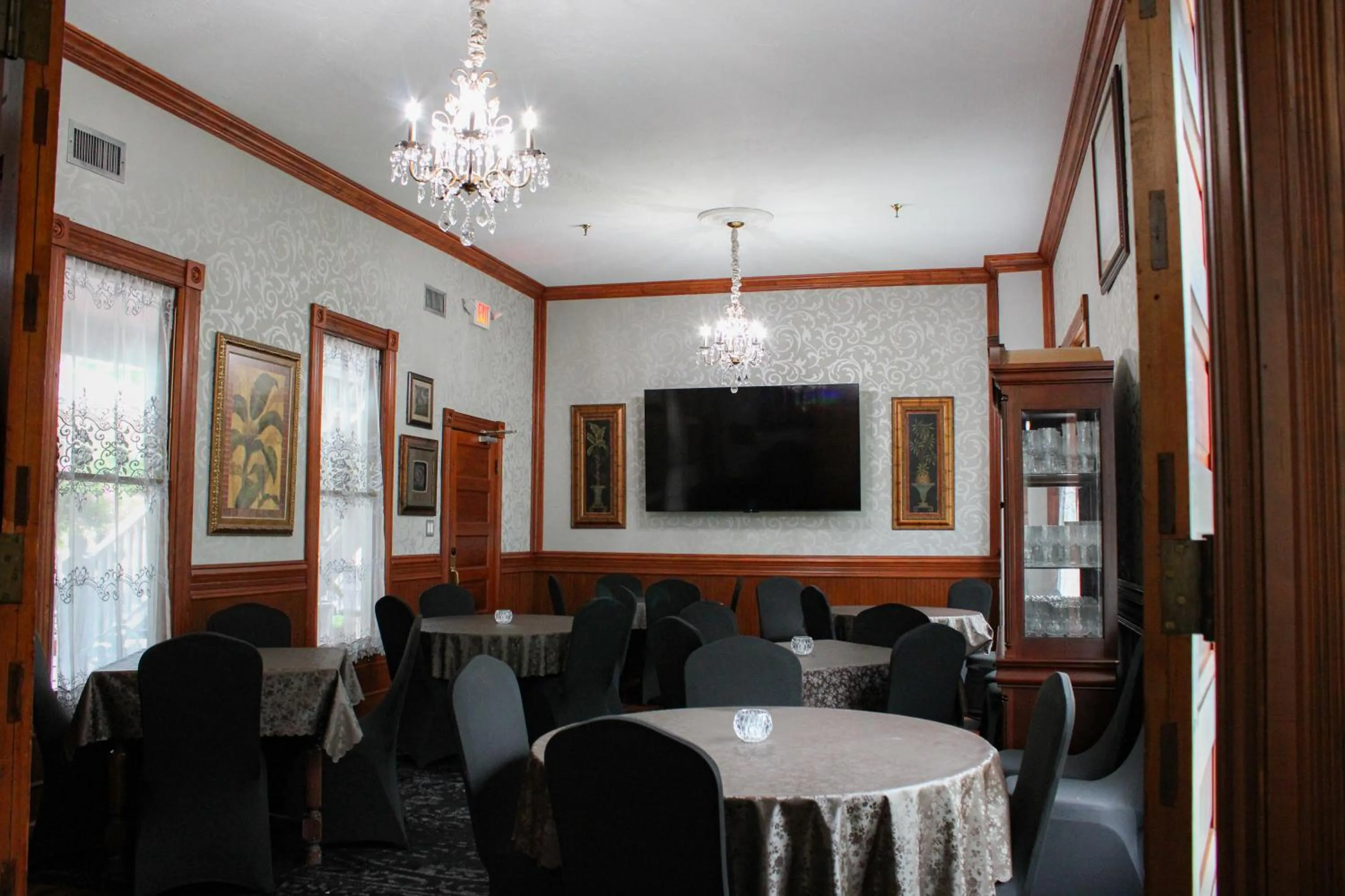 Dining area in Woodbine Inn and Restaurant