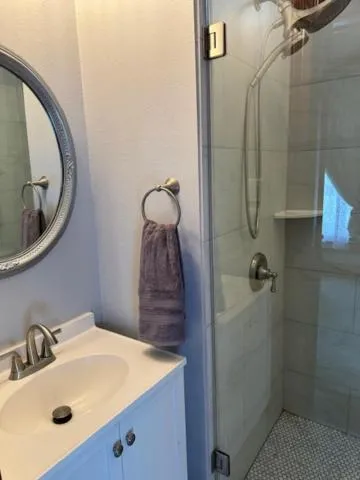 Bathroom in Woodbine Inn and Restaurant