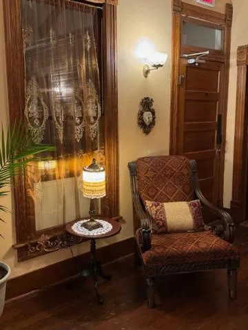 Living room in Woodbine Inn and Restaurant