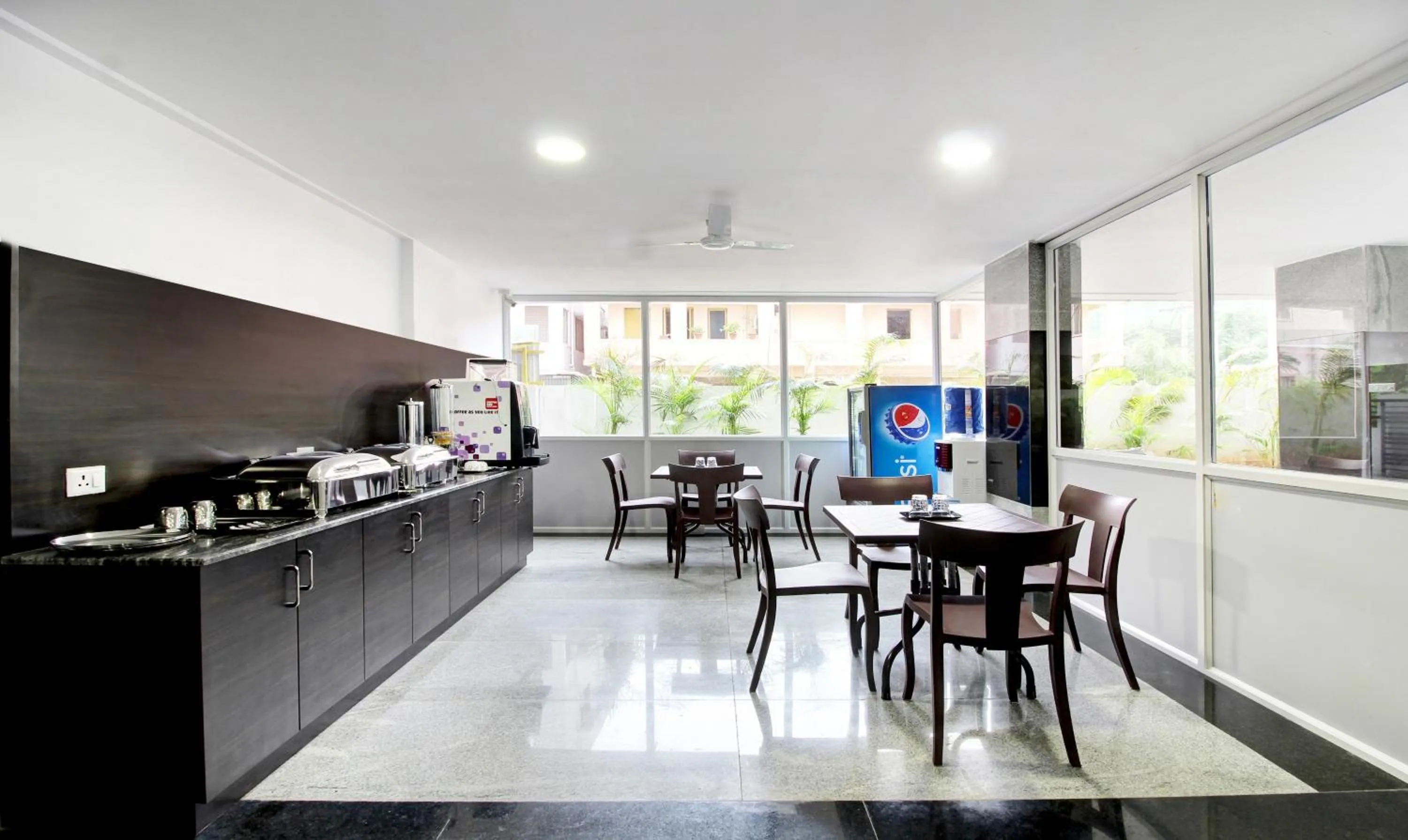 Dining area in Treebo Excella