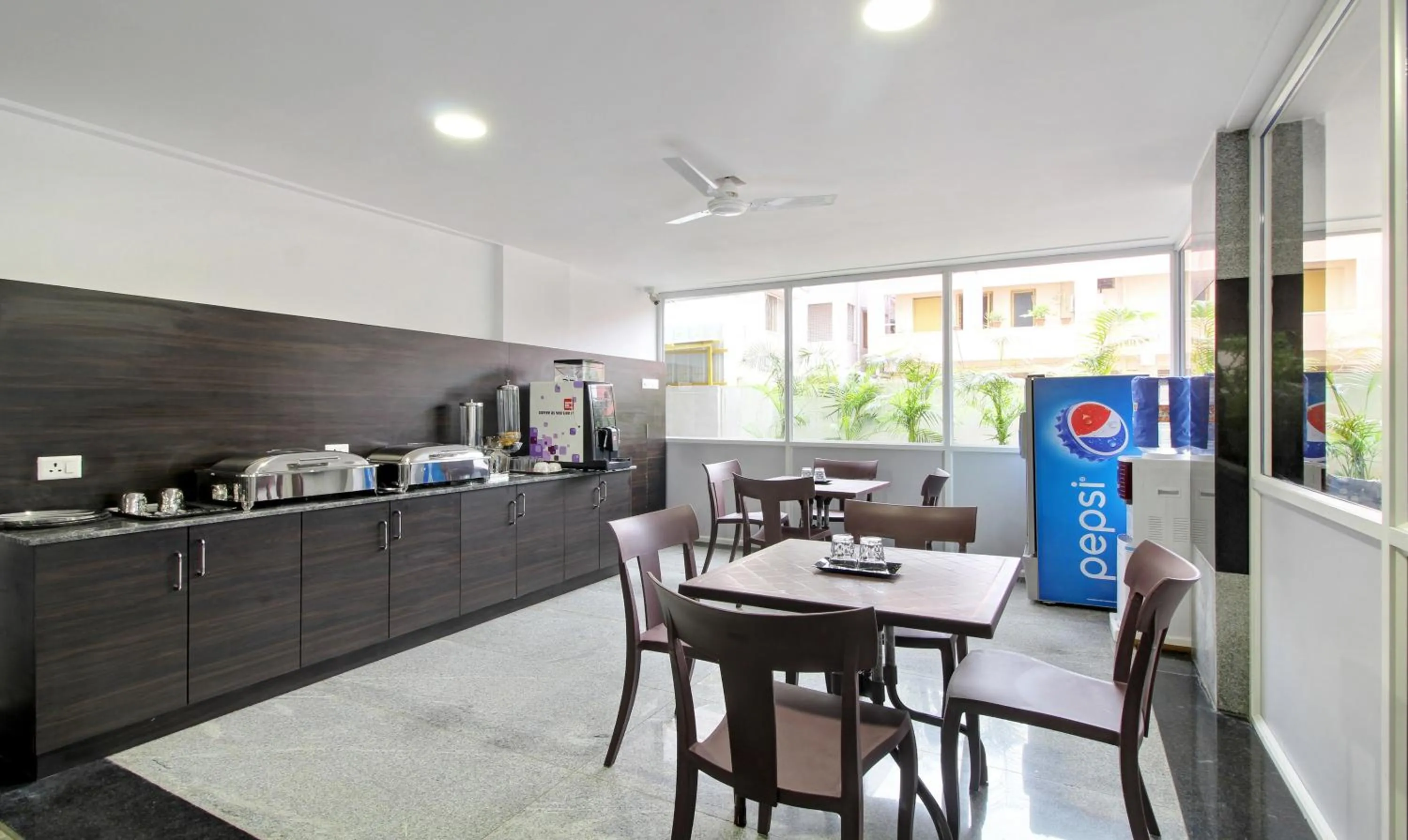 Dining area in Treebo Excella