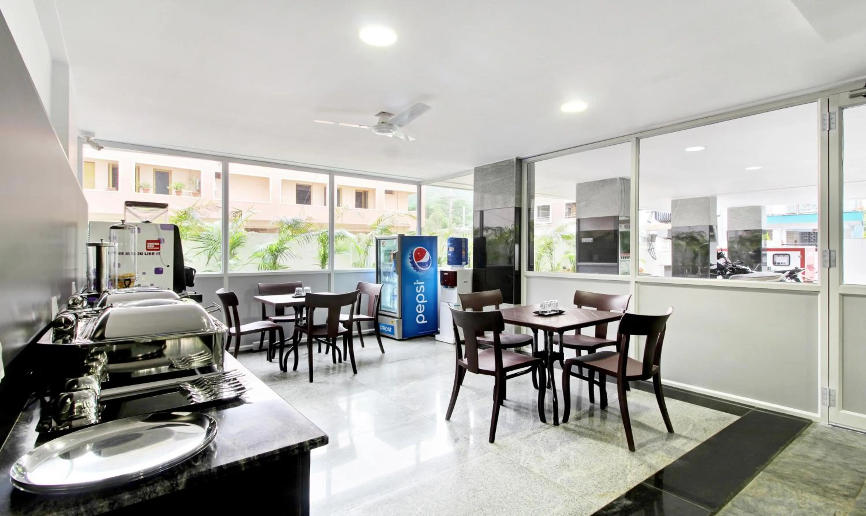 Dining area in Treebo Excella