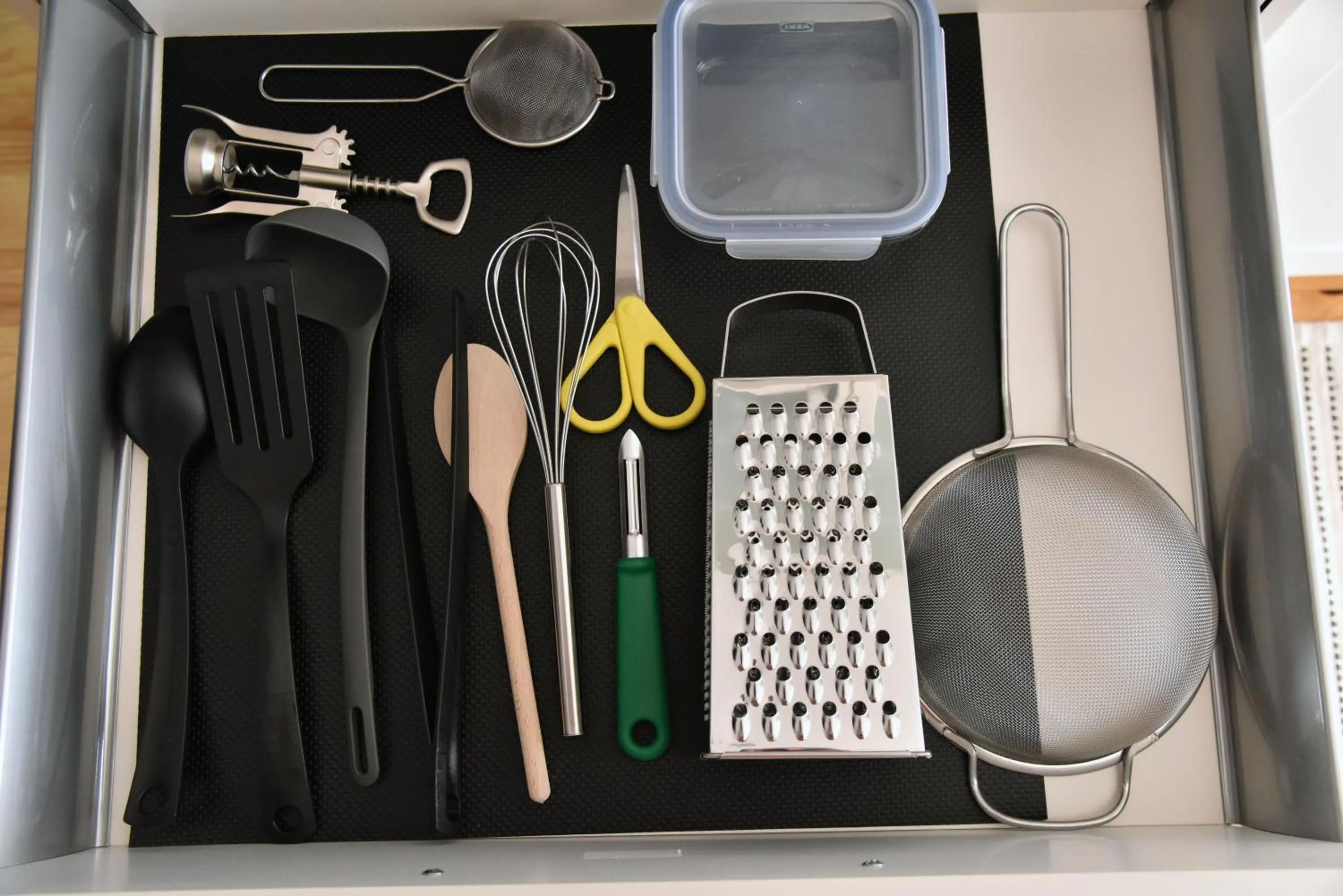 Kitchen or kitchenette in İstanbul Guesthouse