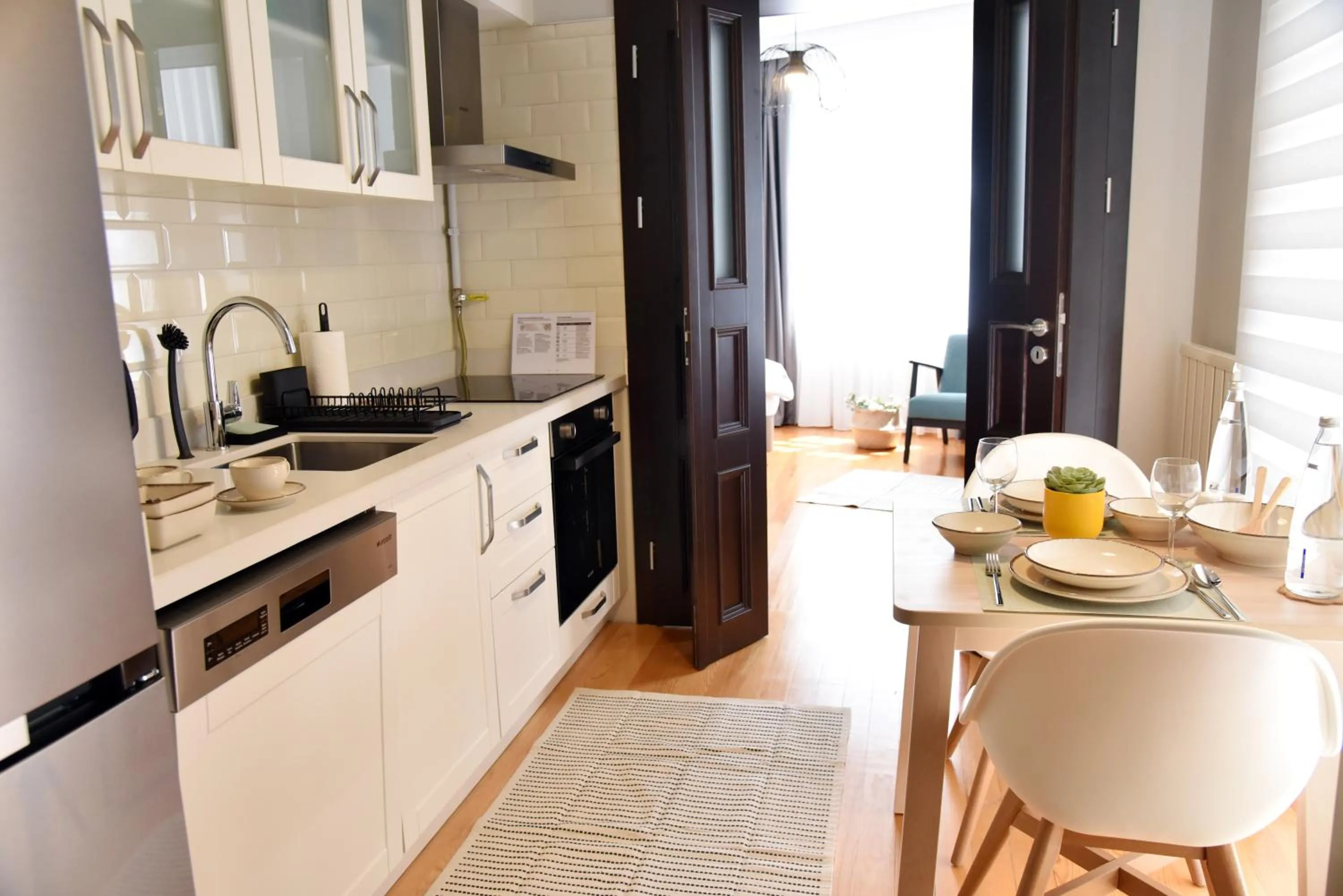 Kitchen or kitchenette in İstanbul Guesthouse