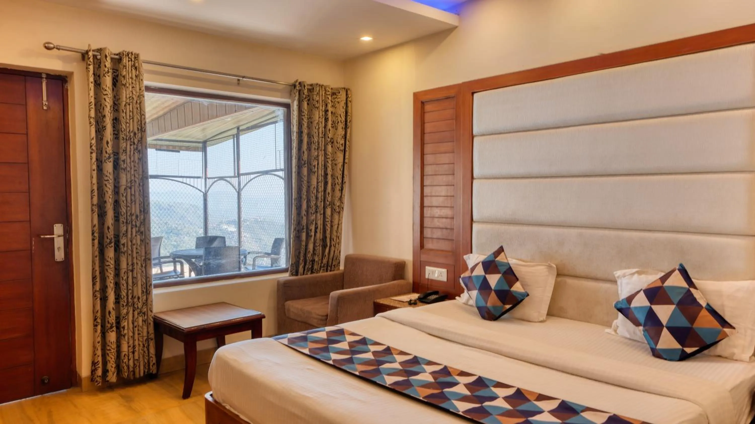 Bed in Basera Hotel, Mall Road