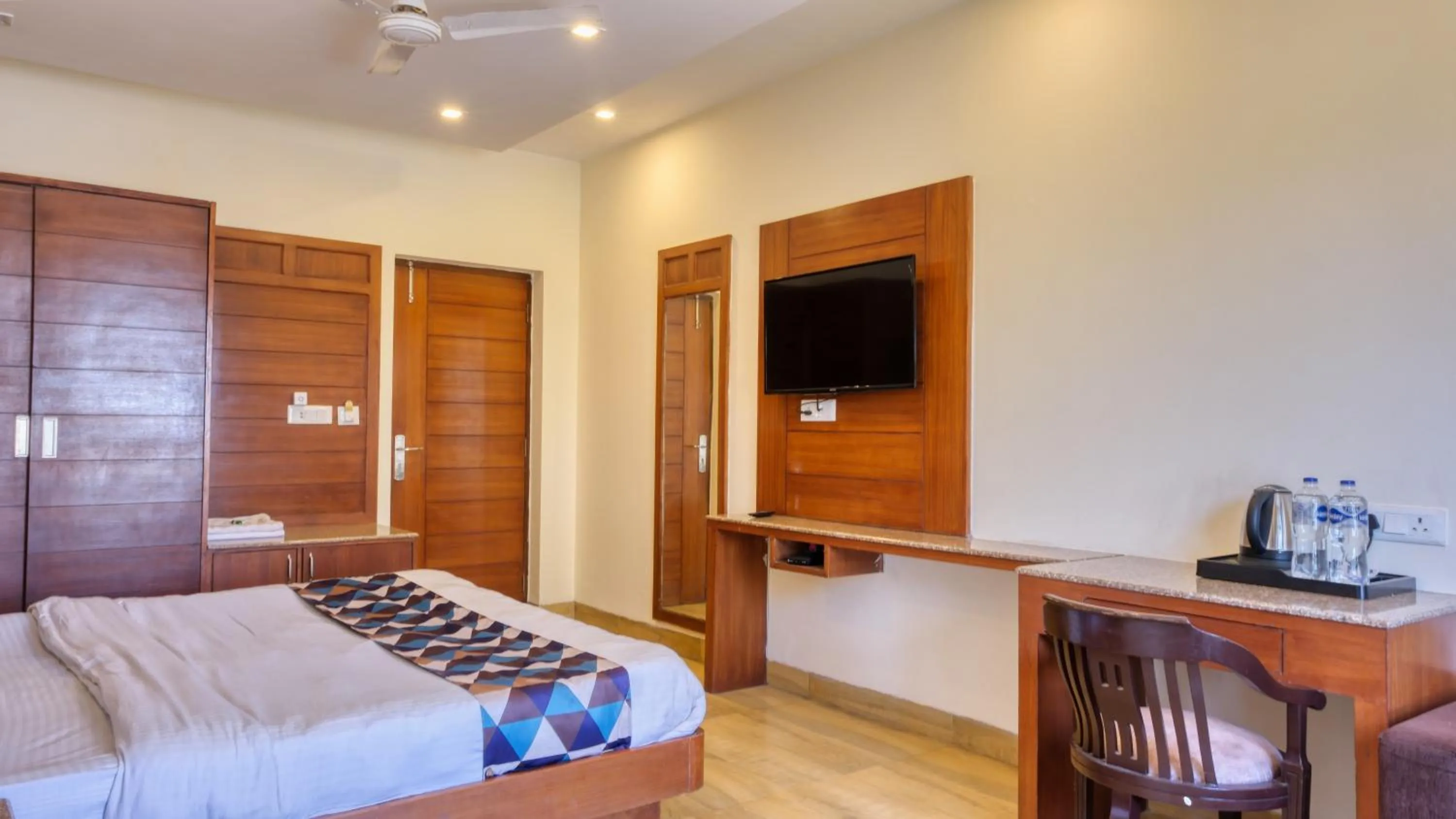 Bed in Basera Hotel, Mall Road