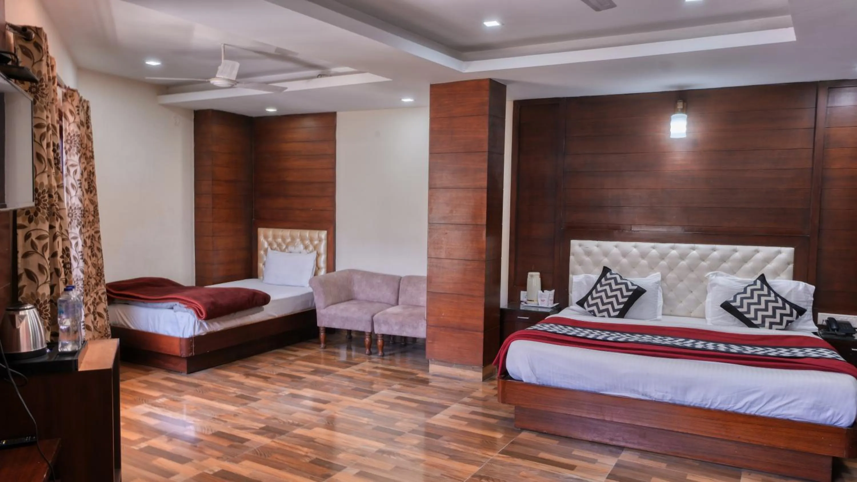 Bed in Basera Hotel, Mall Road
