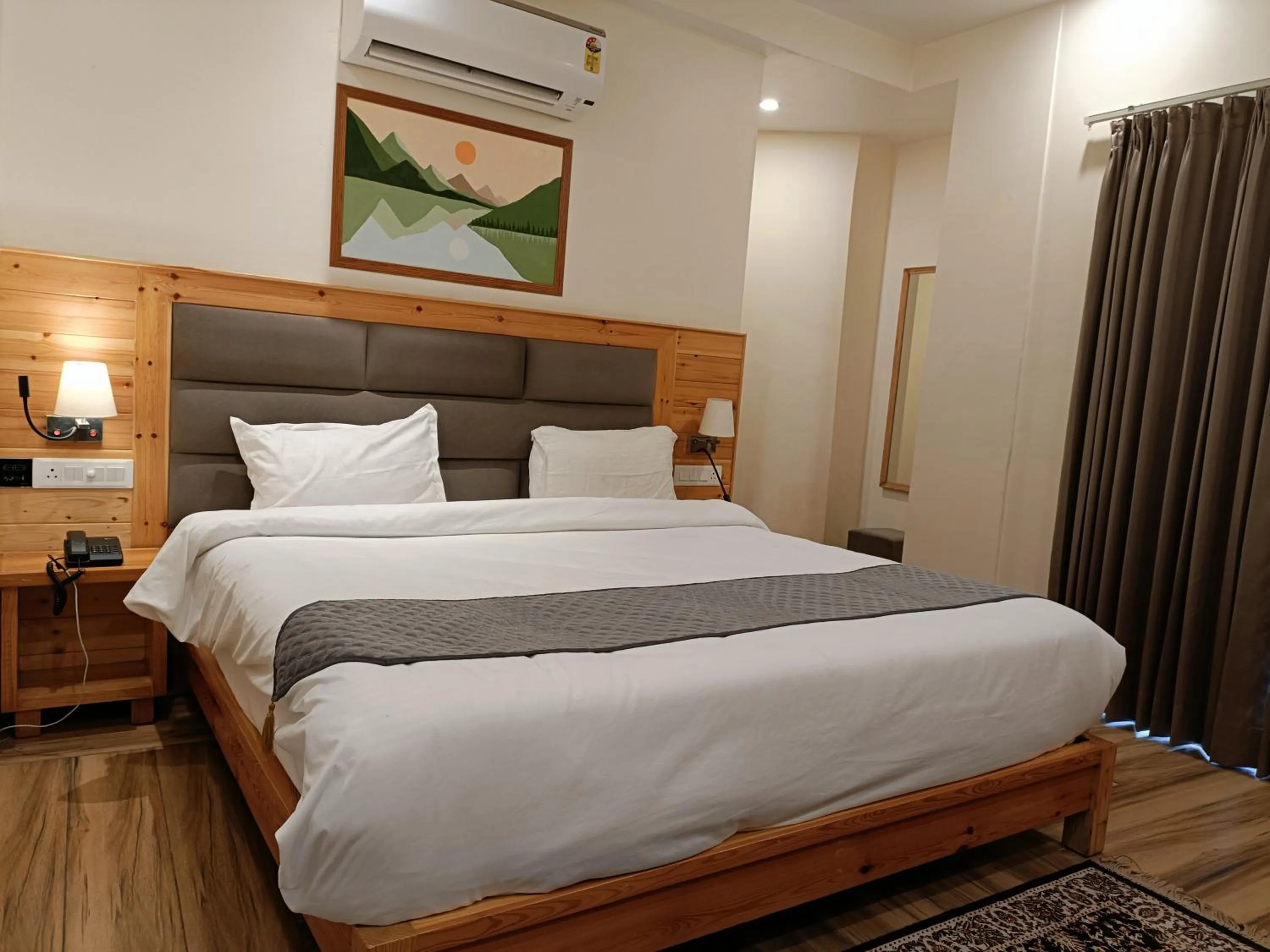 View (from property/room), Bed in Heryk Hillview Hotel