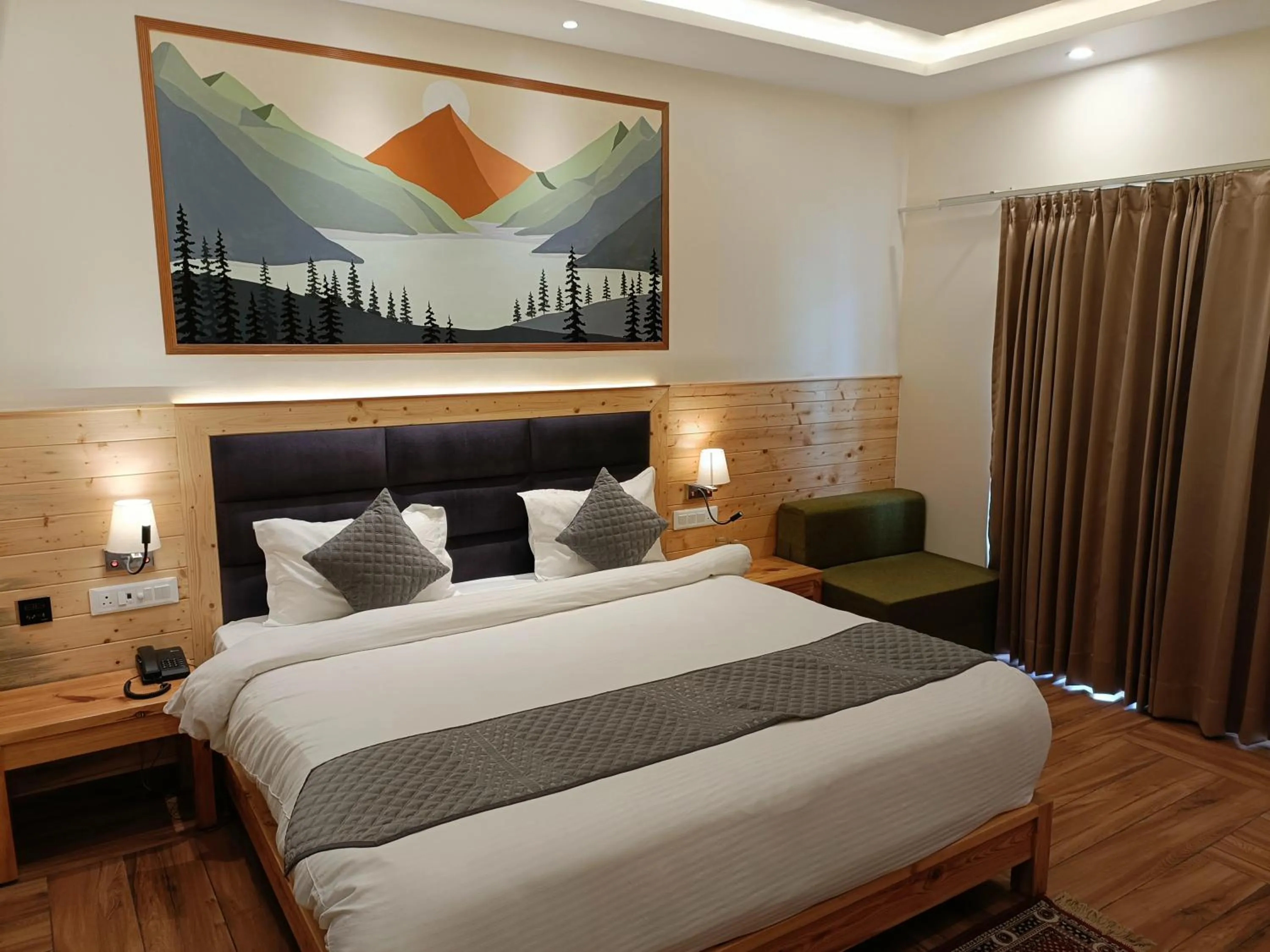 Bedroom, Bed in Heryk Hillview Hotel