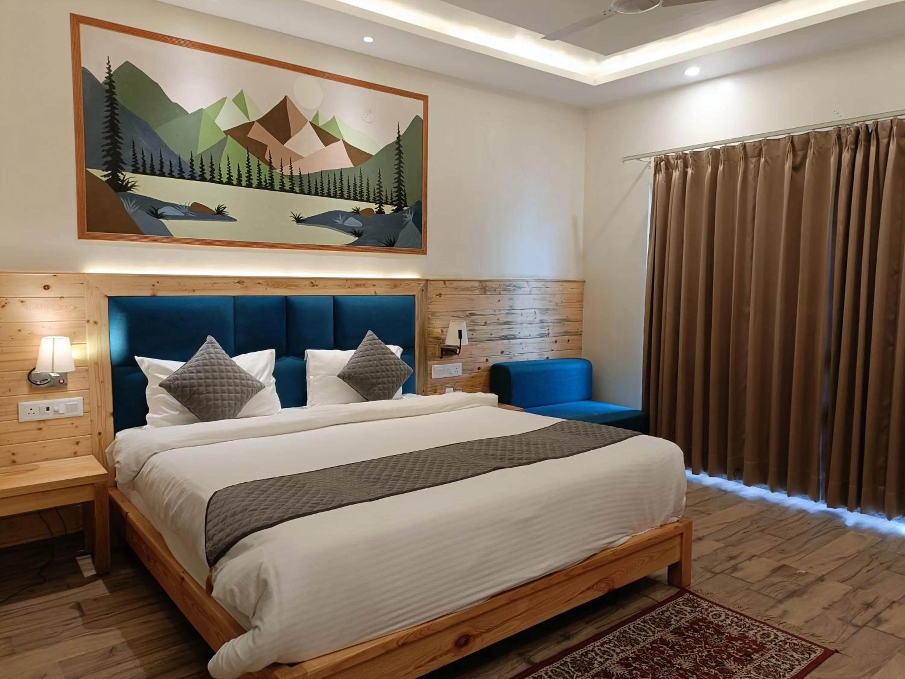 Photo of the whole room, Bed in Heryk Hillview Hotel
