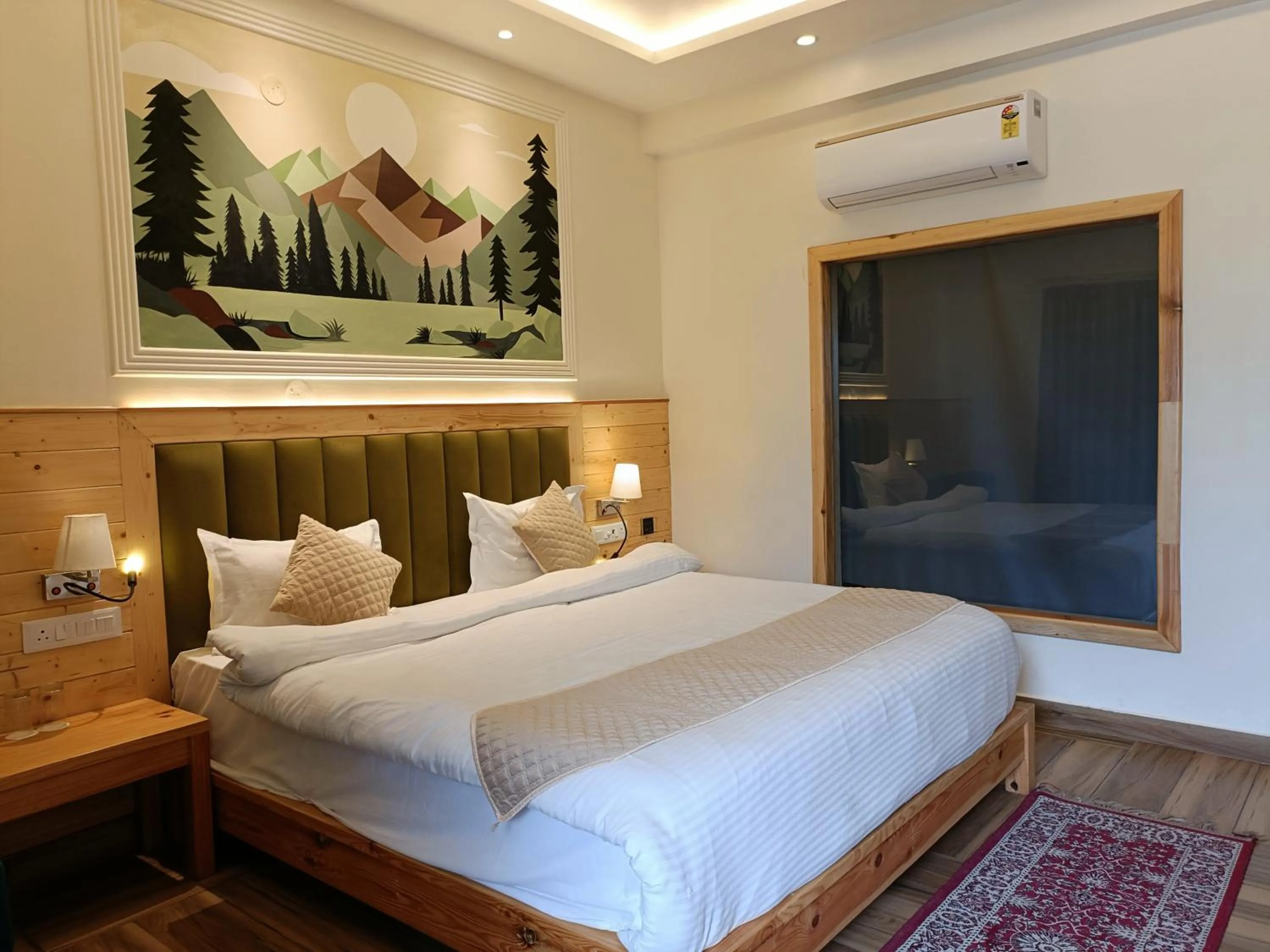 Photo of the whole room, Bed in Heryk Hillview Hotel