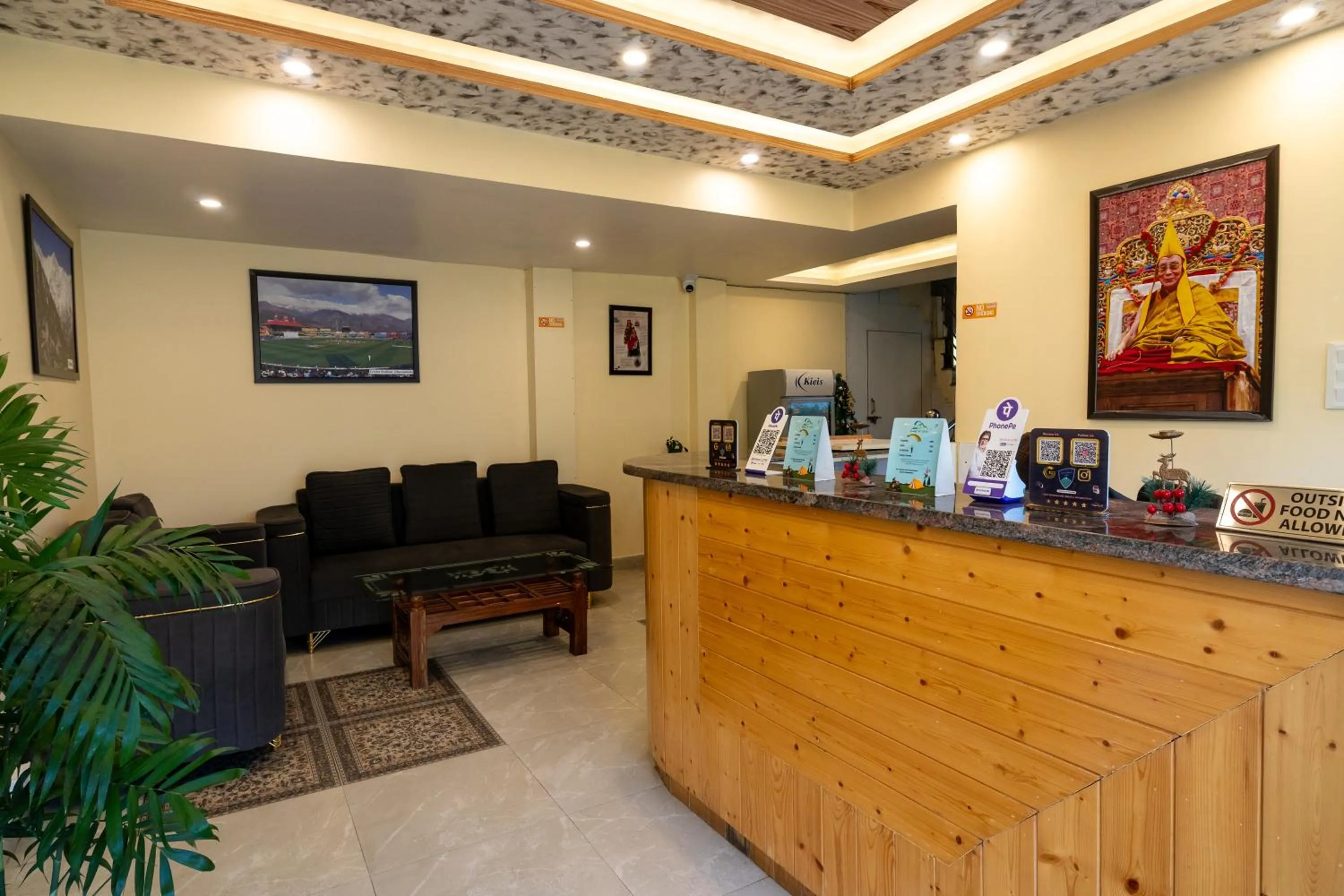 Seating area in Heryk Hillview Hotel