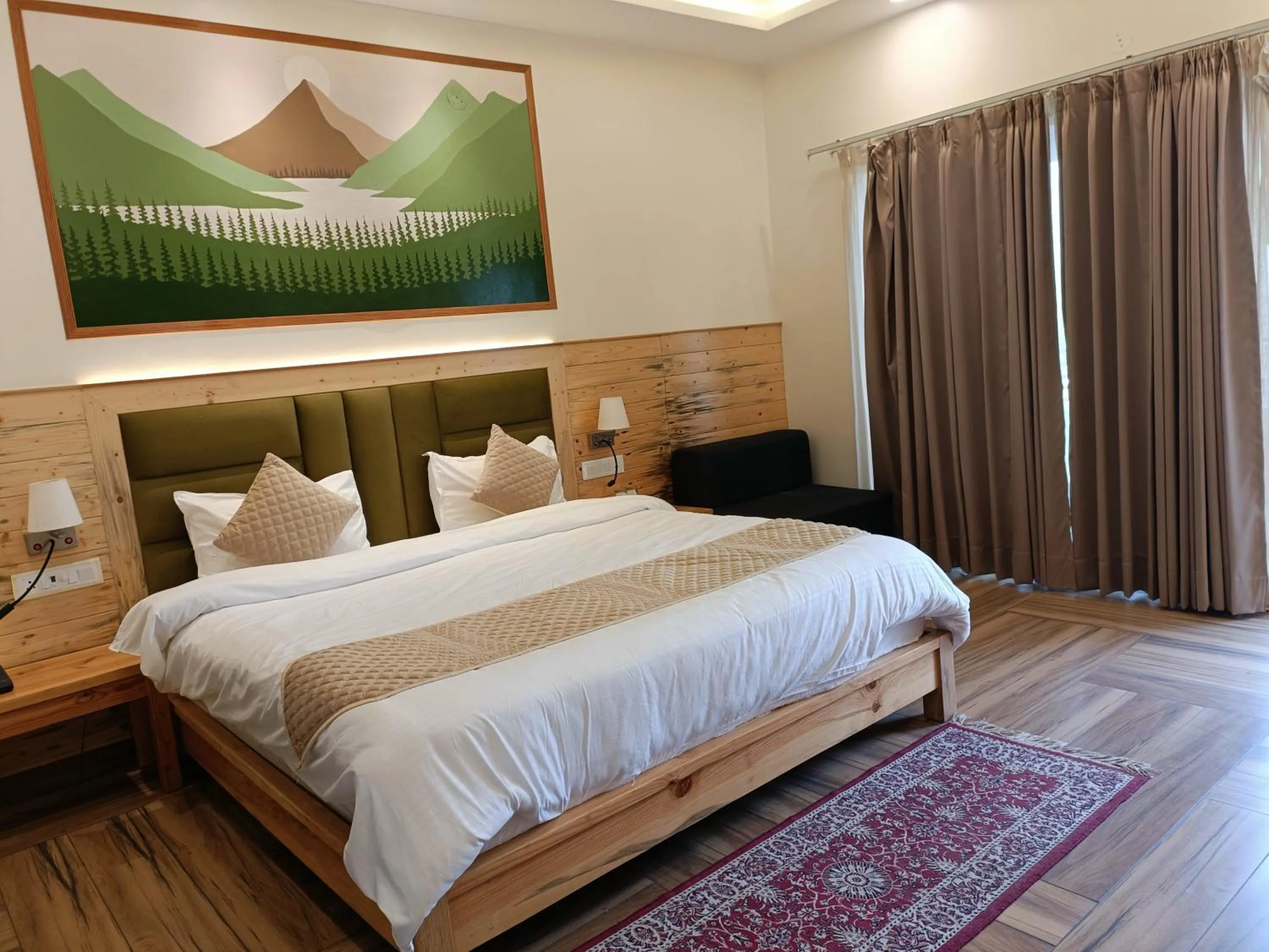 Photo of the whole room, Bed in Heryk Hillview Hotel