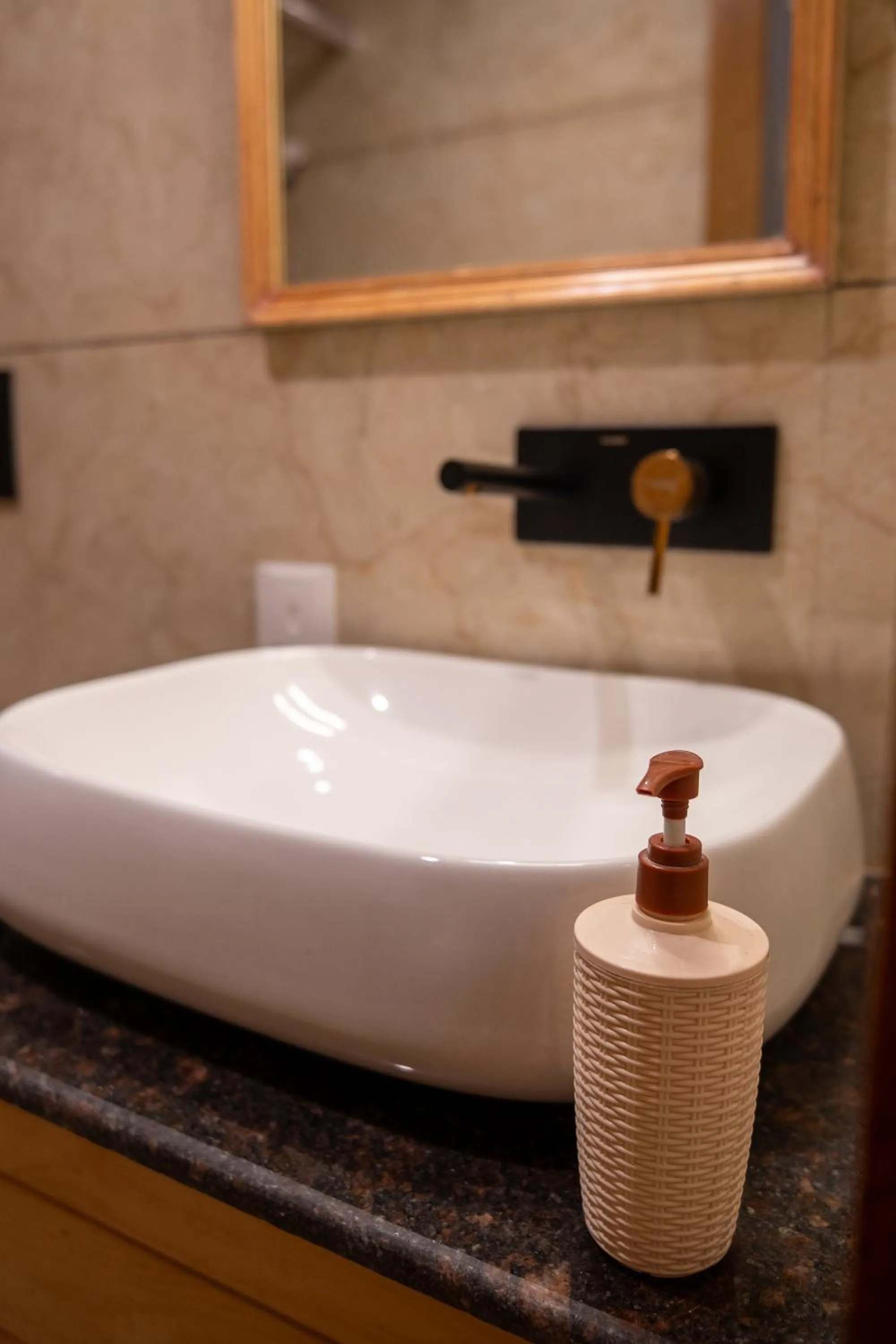 Bathroom in Heryk Hillview Hotel