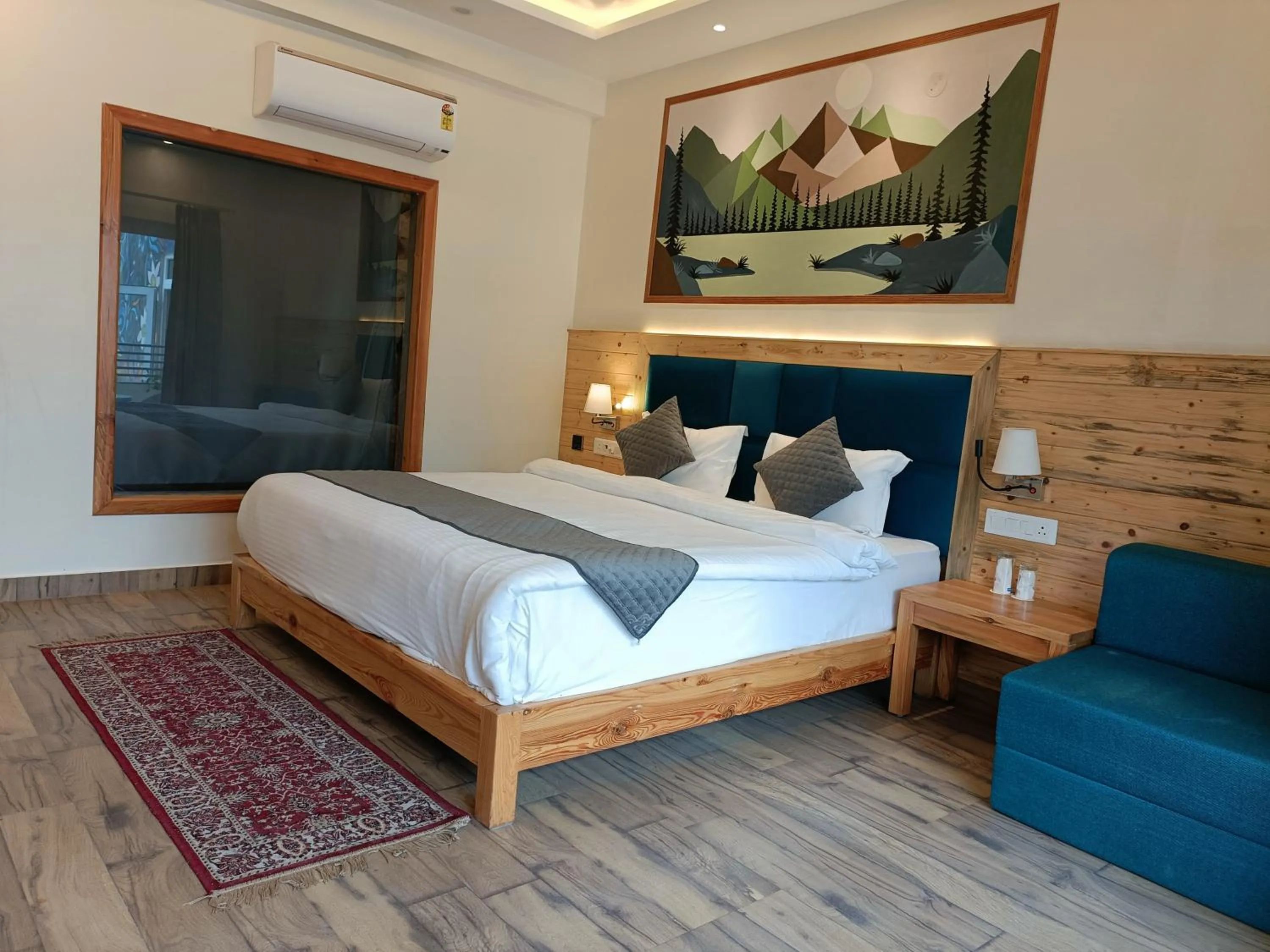 Bedroom, Bed in Heryk Hillview Hotel