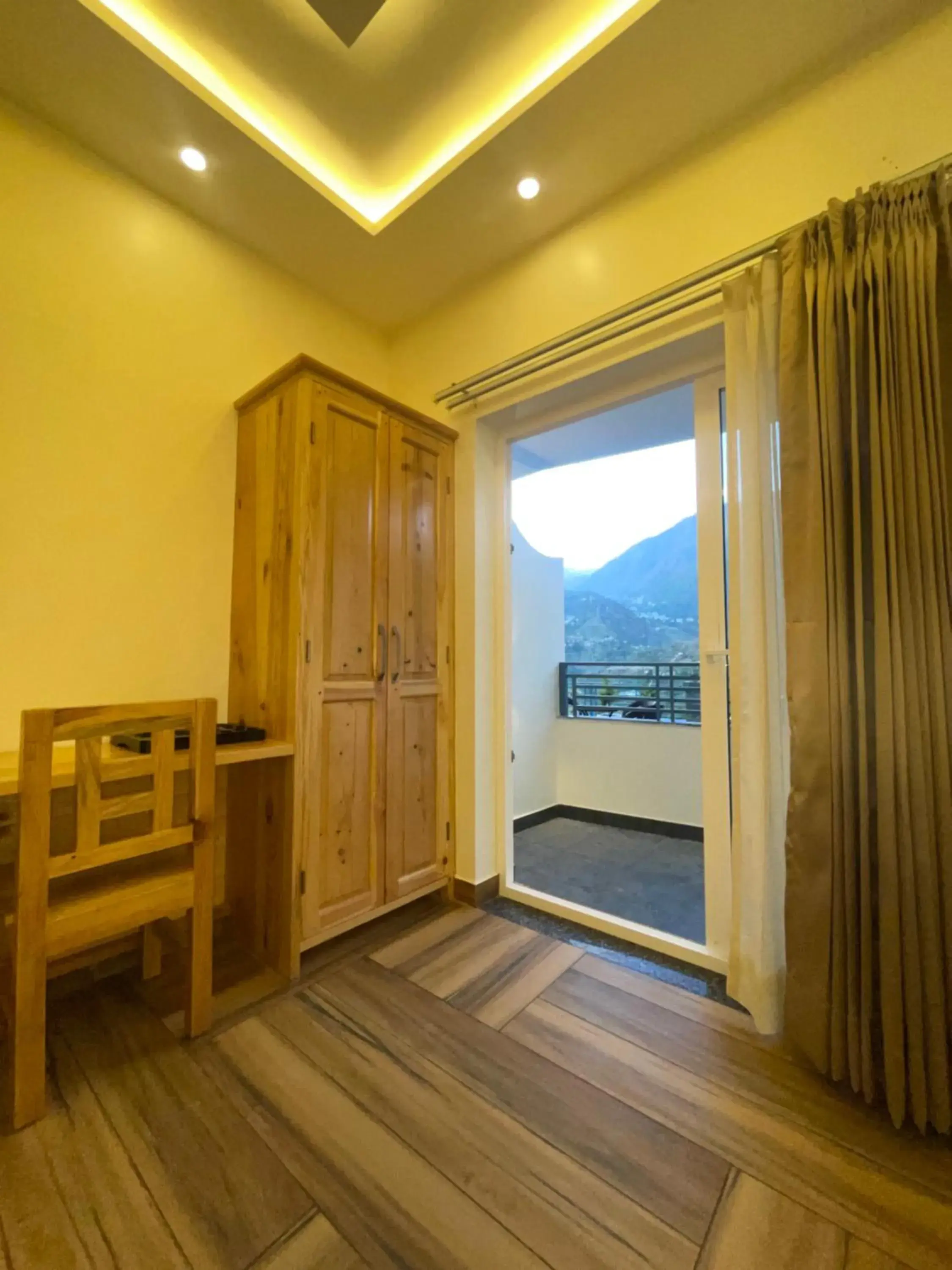 Mountain view in Heryk Hillview Hotel Mountain view in Heryk Hillview Hotel