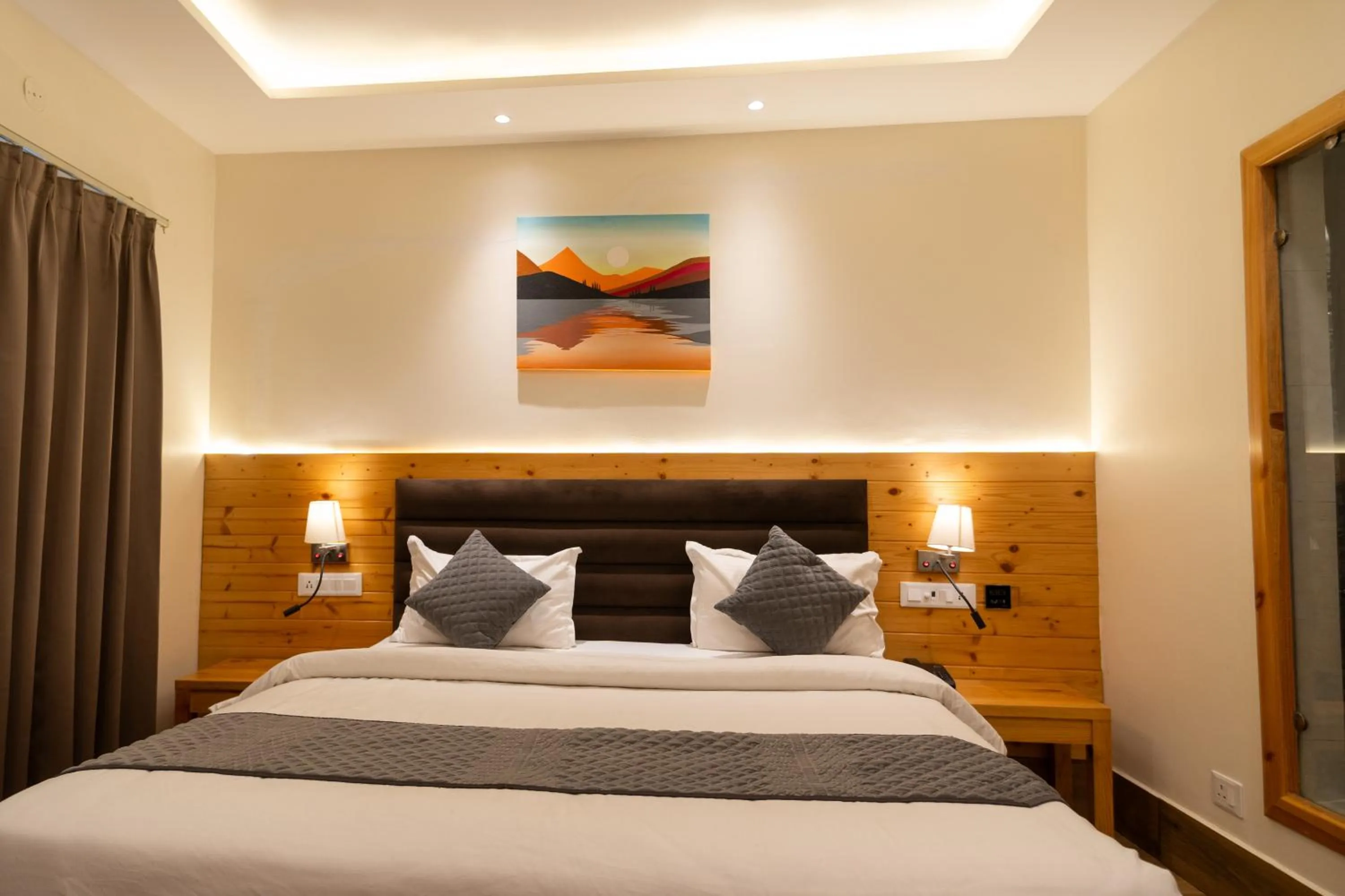 Bedroom, Bed in Heryk Hillview Hotel