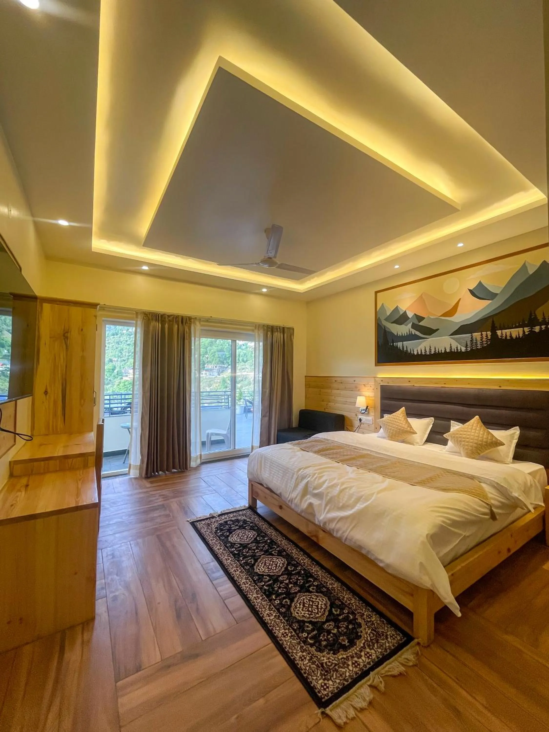 Photo of the whole room, Bed in Heryk Hillview Hotel