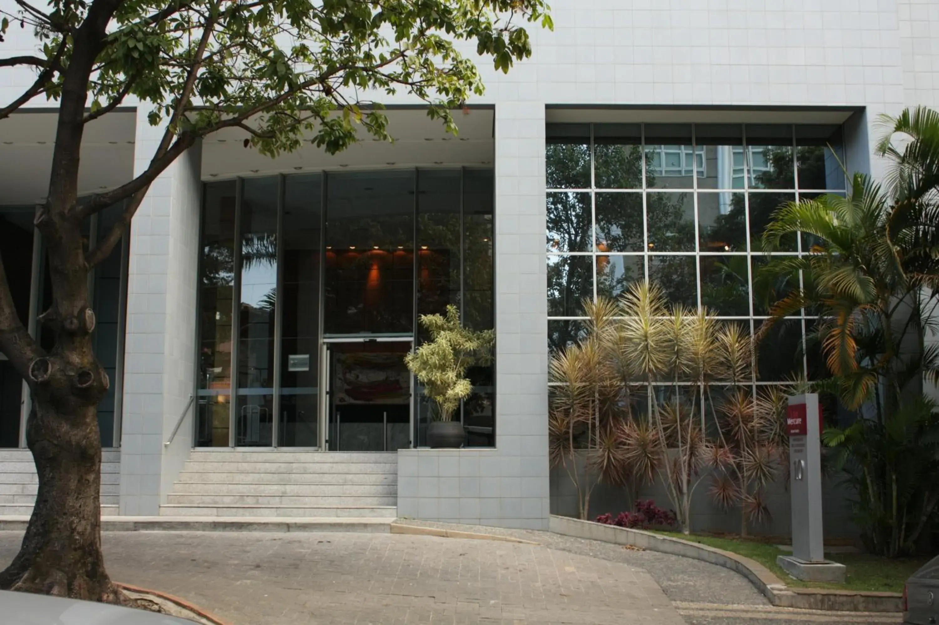Facade/entrance in Mercure Belo Horizonte Savassi Facade/entrance in Mercure Belo Horizonte Savassi