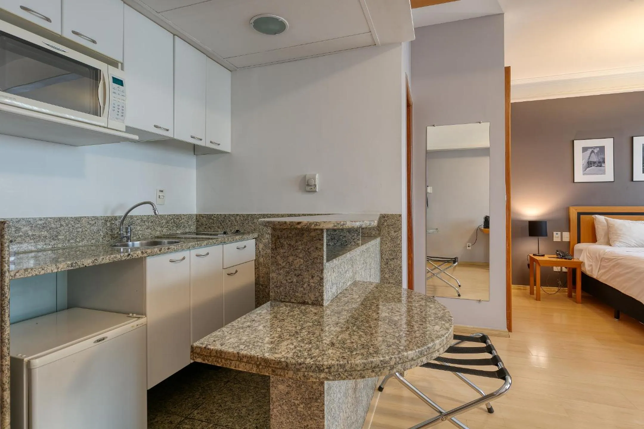 Coffee/tea facilities, Bed in Mercure Belo Horizonte Savassi