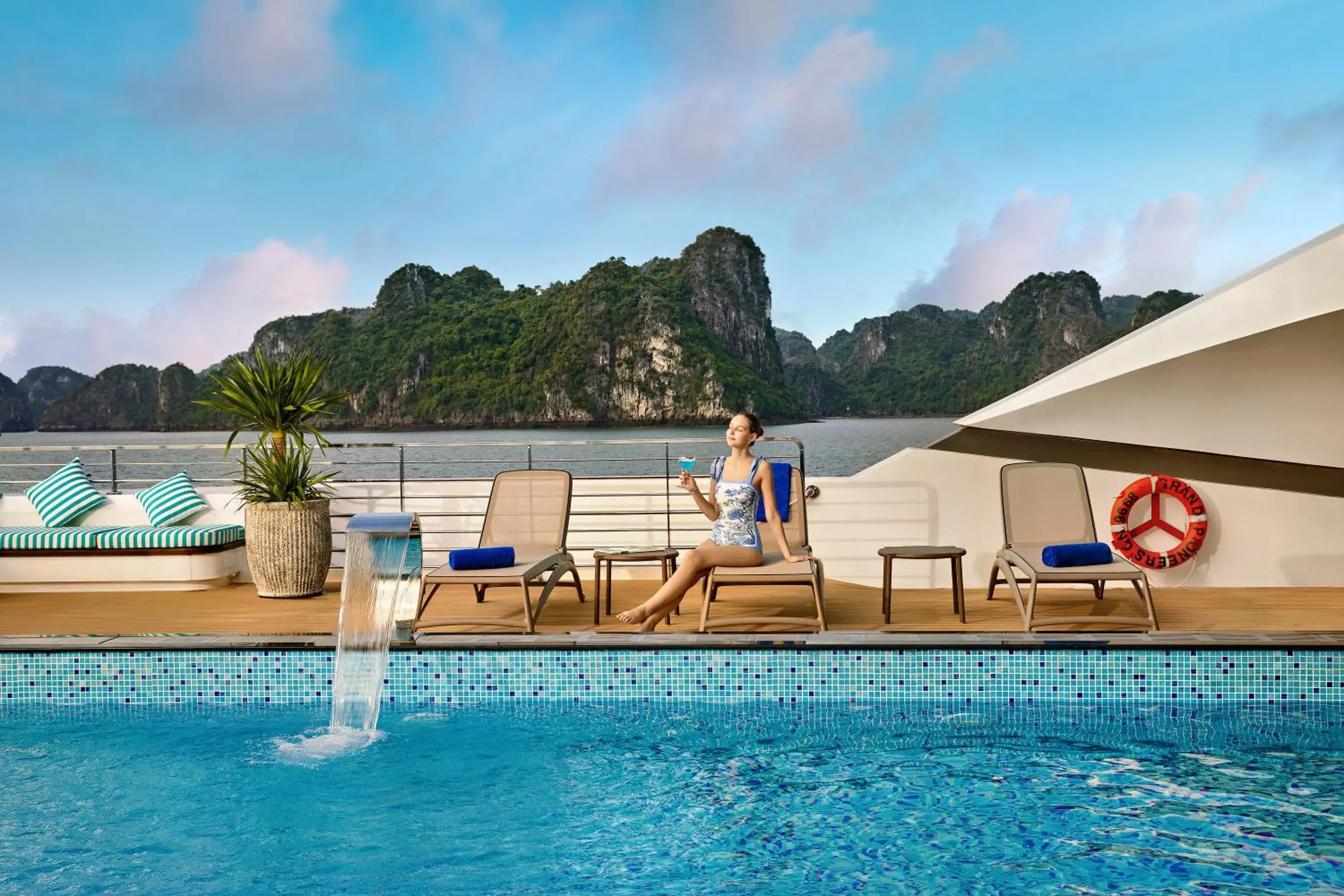 Swimming pool in Grand Pioneers Halong Bay Cruise 2 Swimming pool in Grand Pioneers Halong Bay Cruise 2