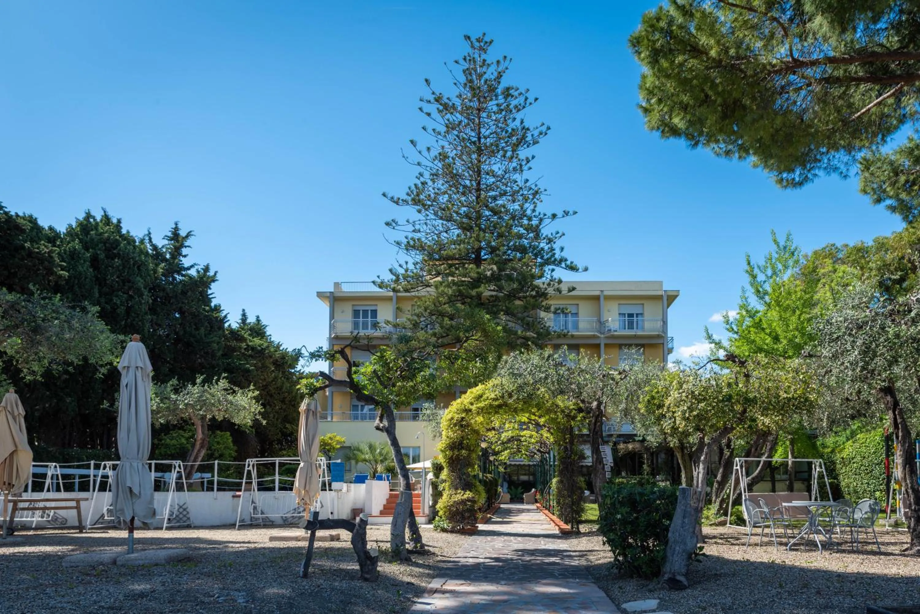 Property building in Hotel Eden Park