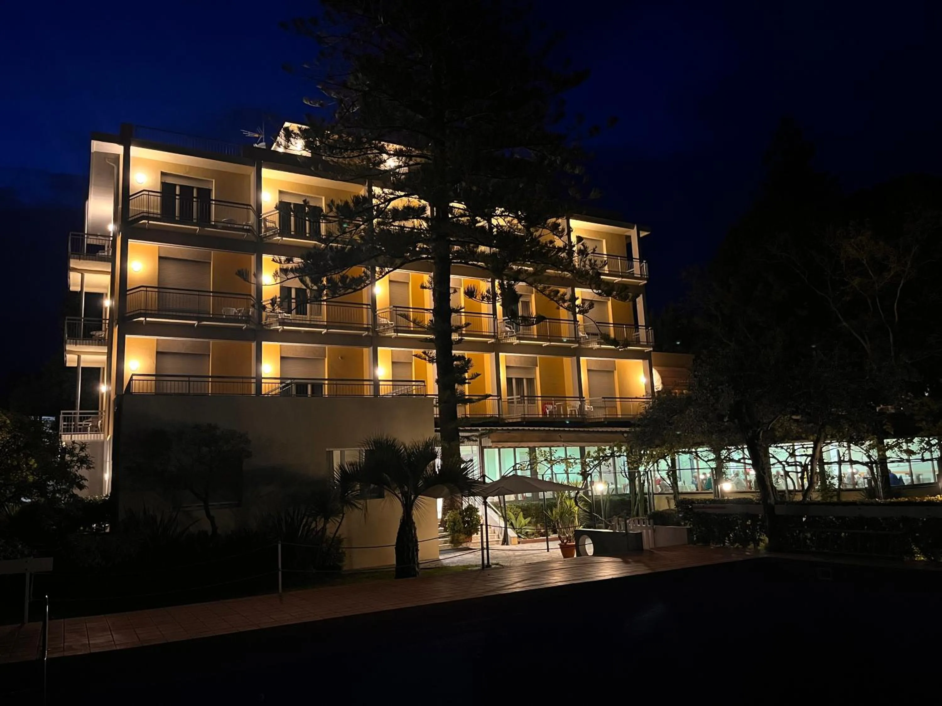 Property building in Hotel Eden Park