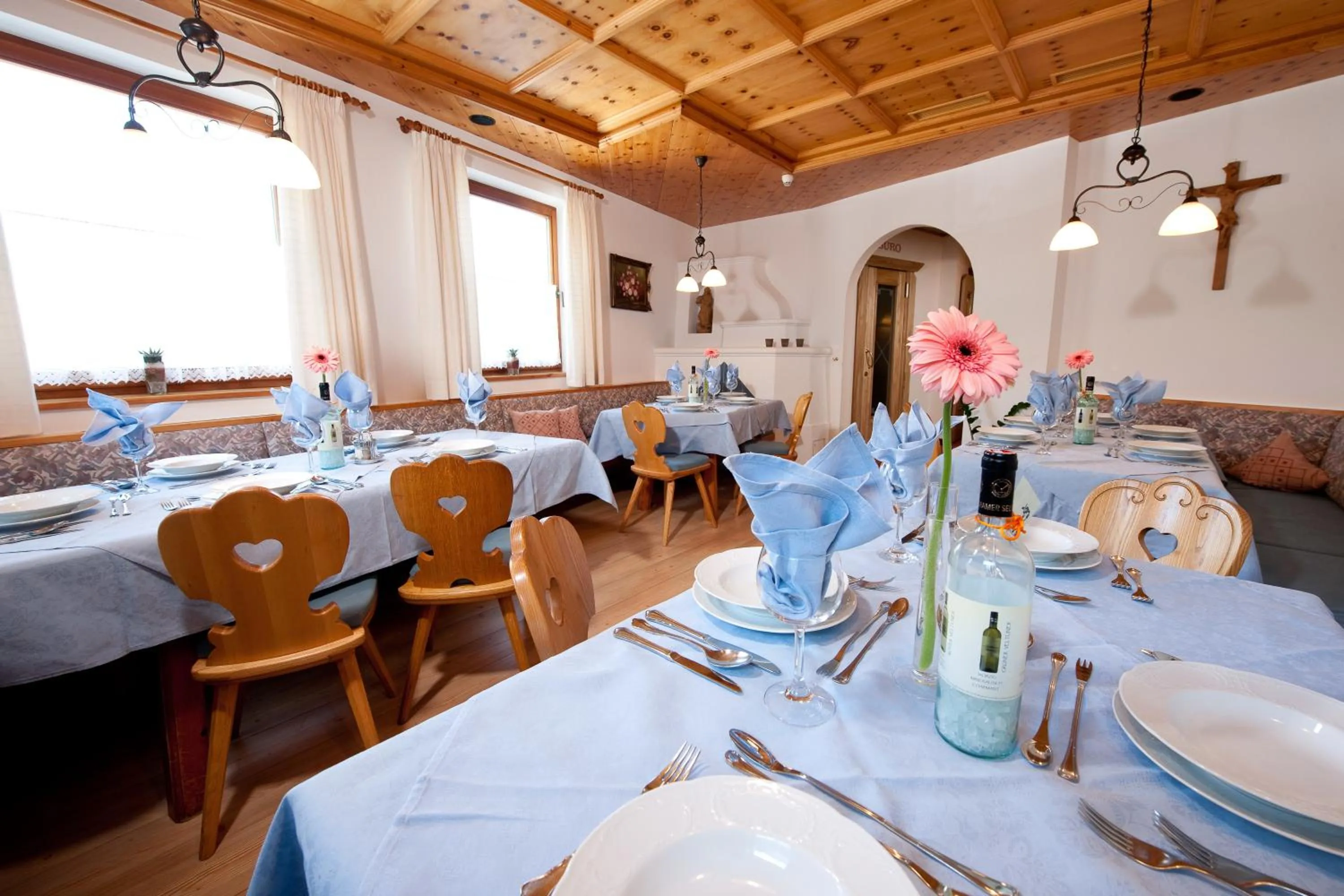 Restaurant/places to eat in Kinderhotel Laderhof