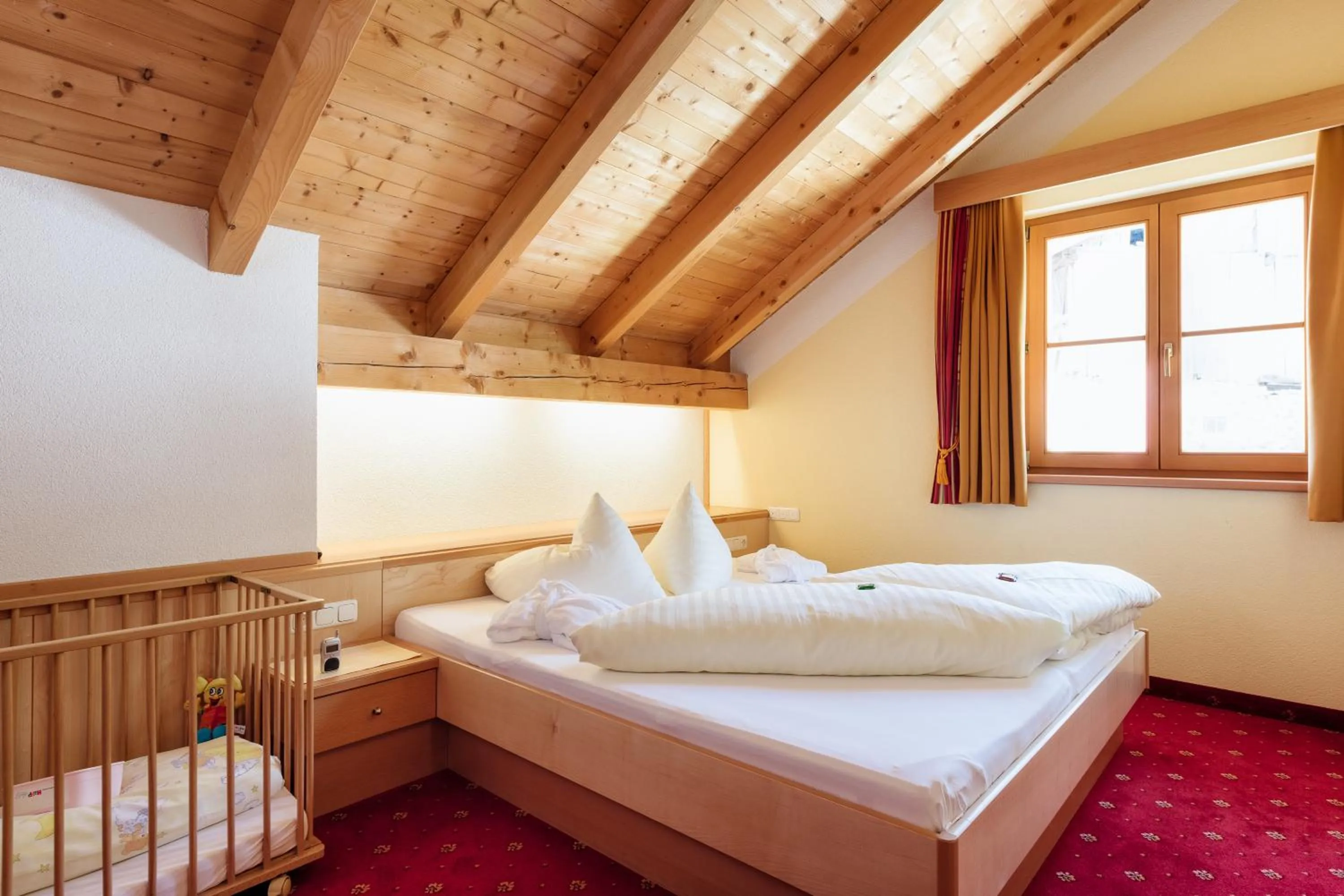 Bedroom, Bed in Kinderhotel Laderhof