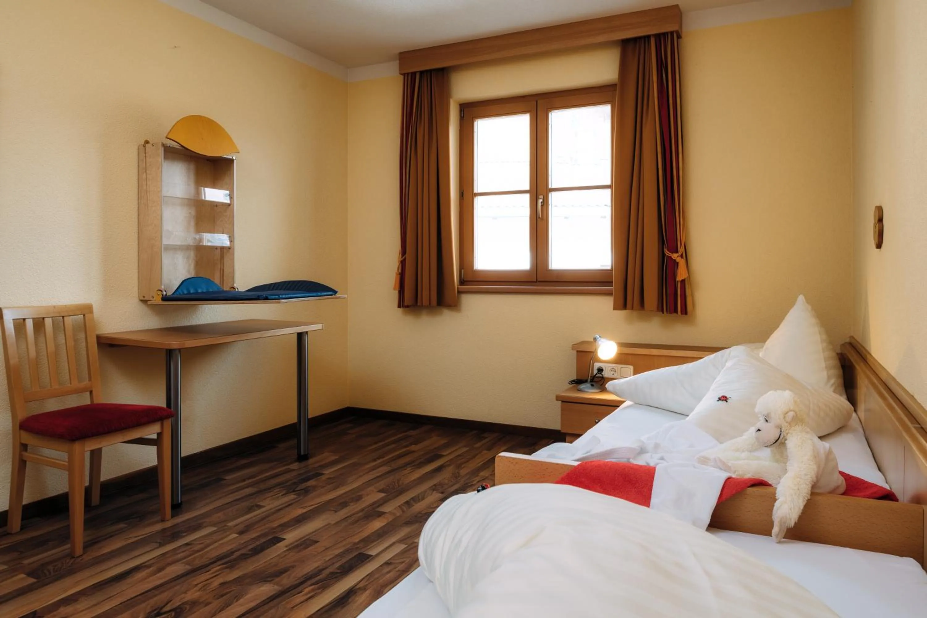 Bedroom, Bed in Kinderhotel Laderhof