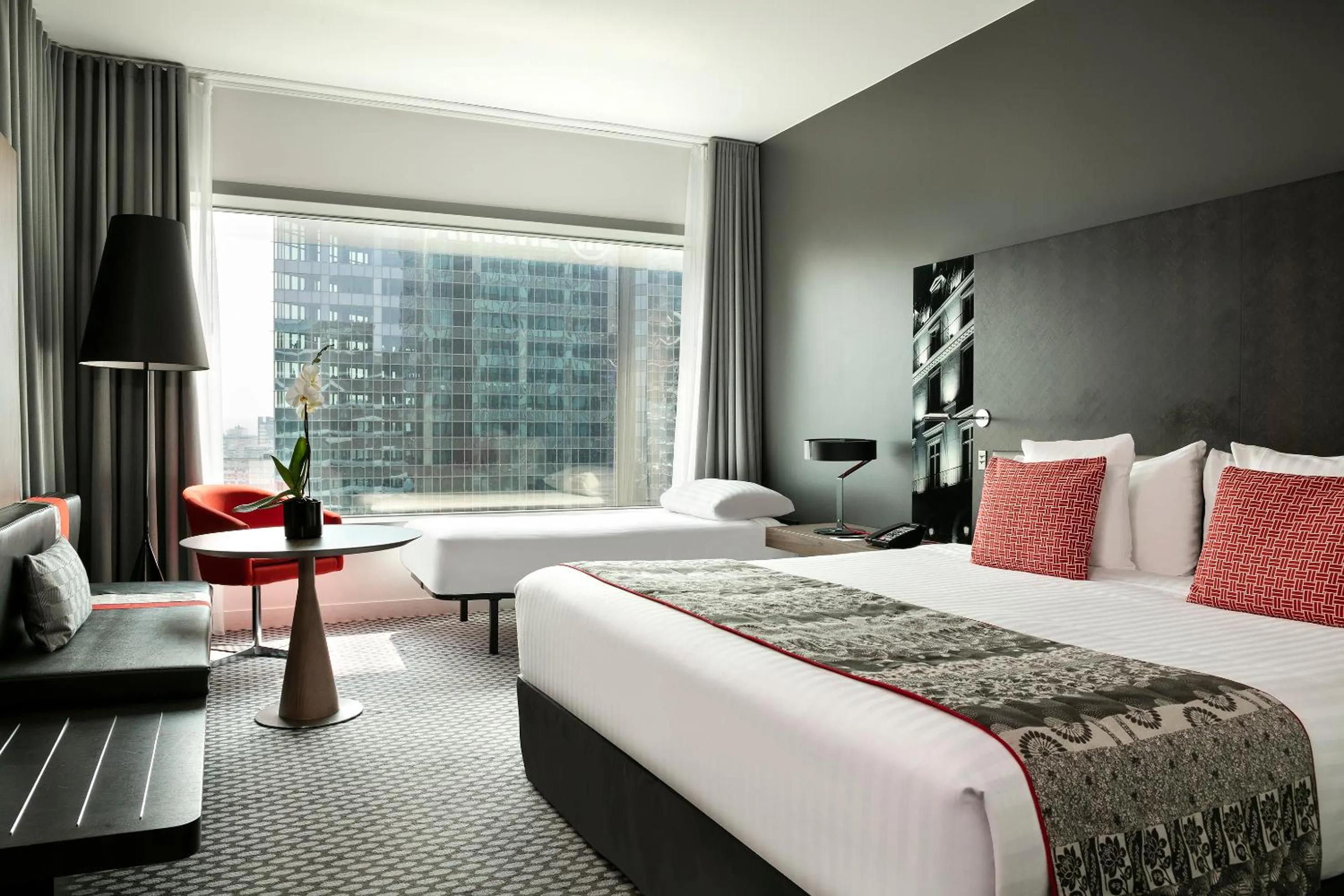 TV and multimedia, Bed in Melia Paris La Defense