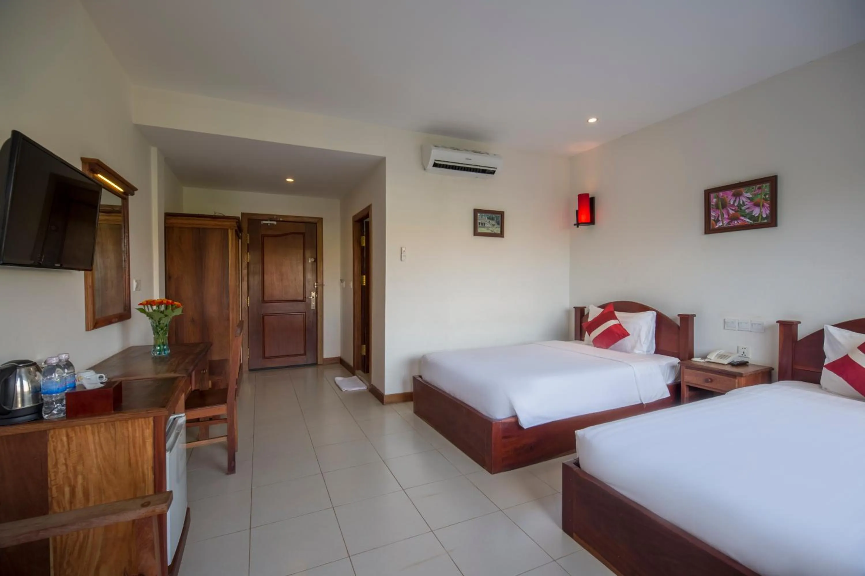 Bedroom, Bed in Kouprey Hotel