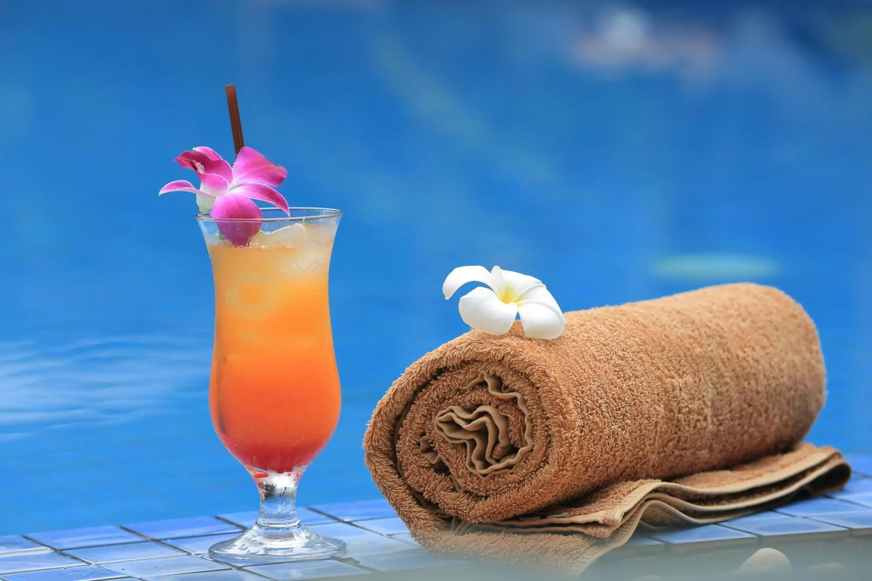 Drinks, Swimming Pool in Kouprey Hotel