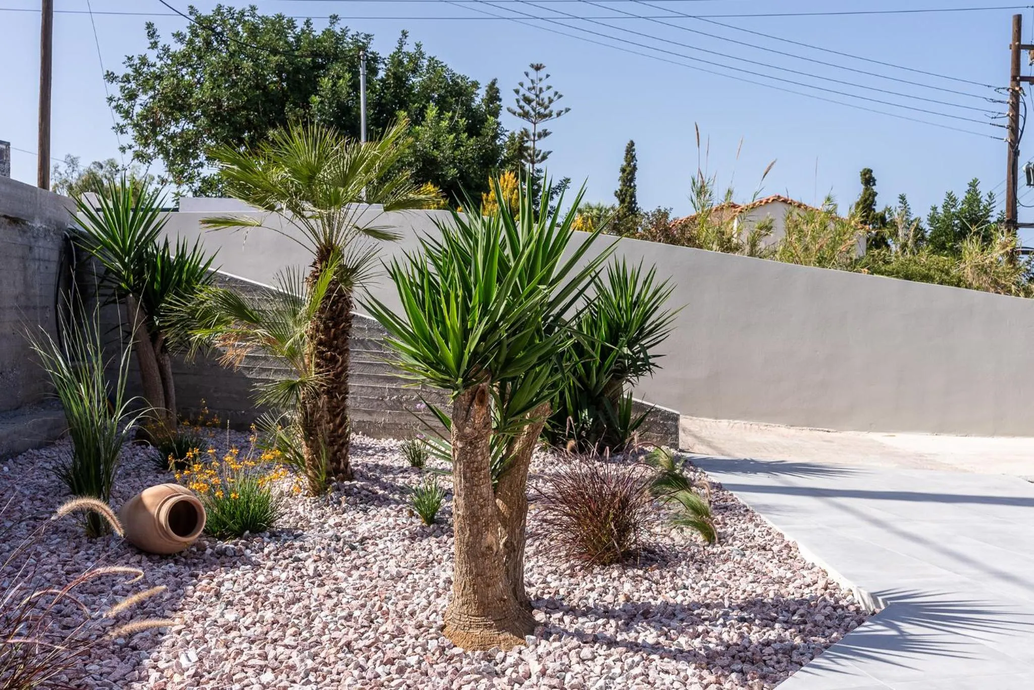 Garden in La Rêve Luxury Apartments with Private Jacuzzi