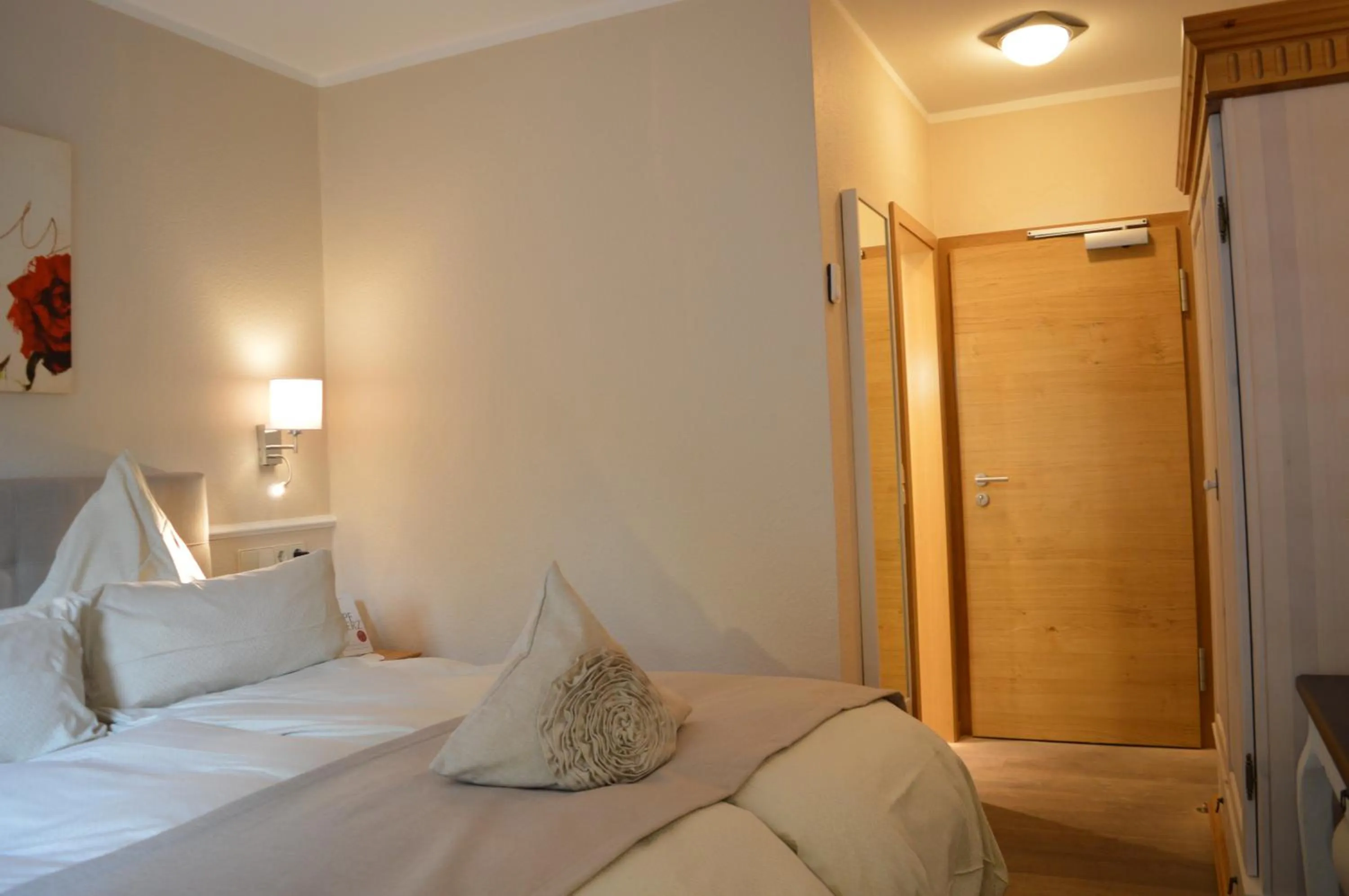 Photo of the whole room, Bed in Landhaus Zum Heidewanderer mit THERMEplus