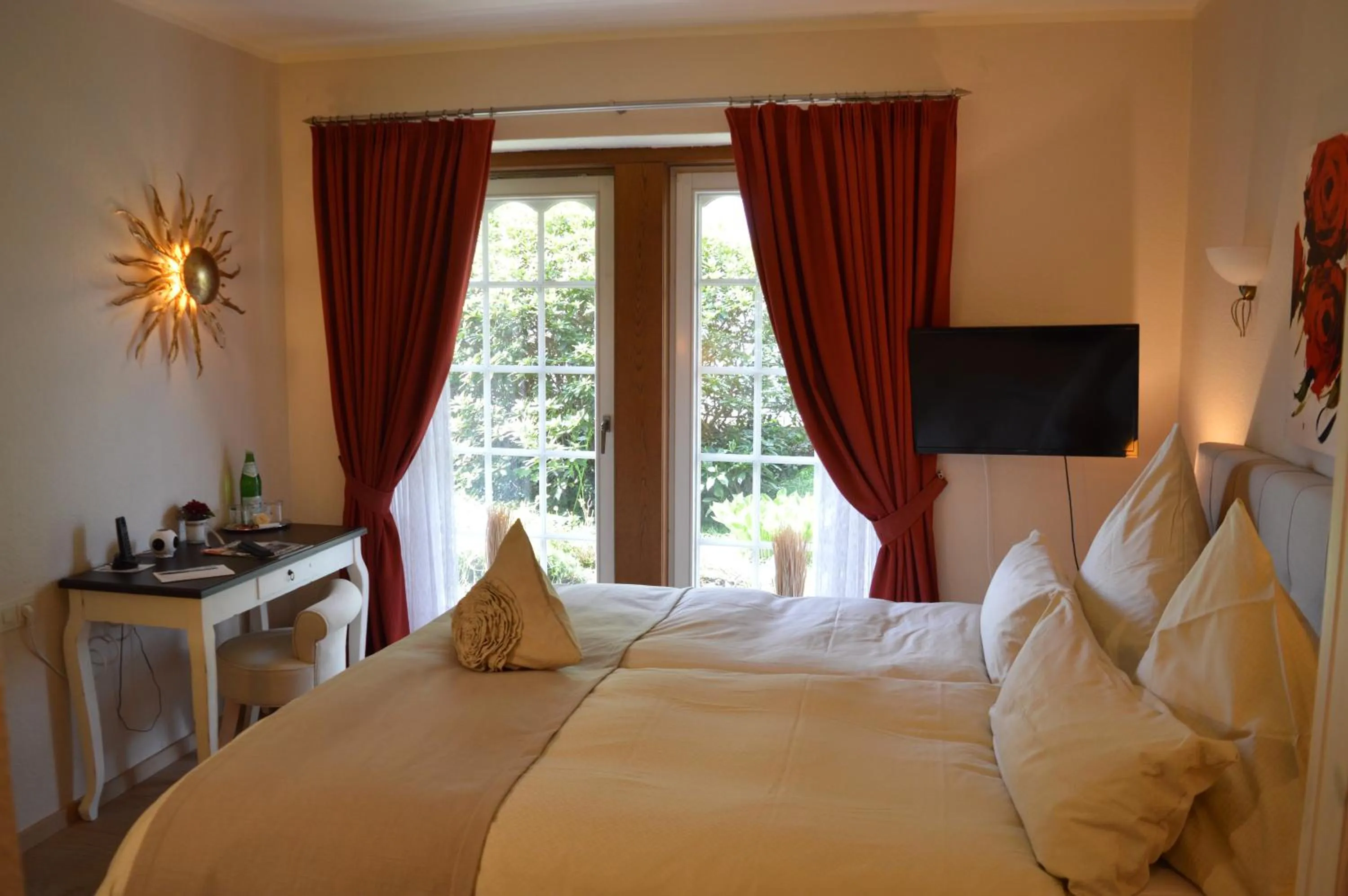 Photo of the whole room, Bed in Landhaus Zum Heidewanderer mit THERMEplus