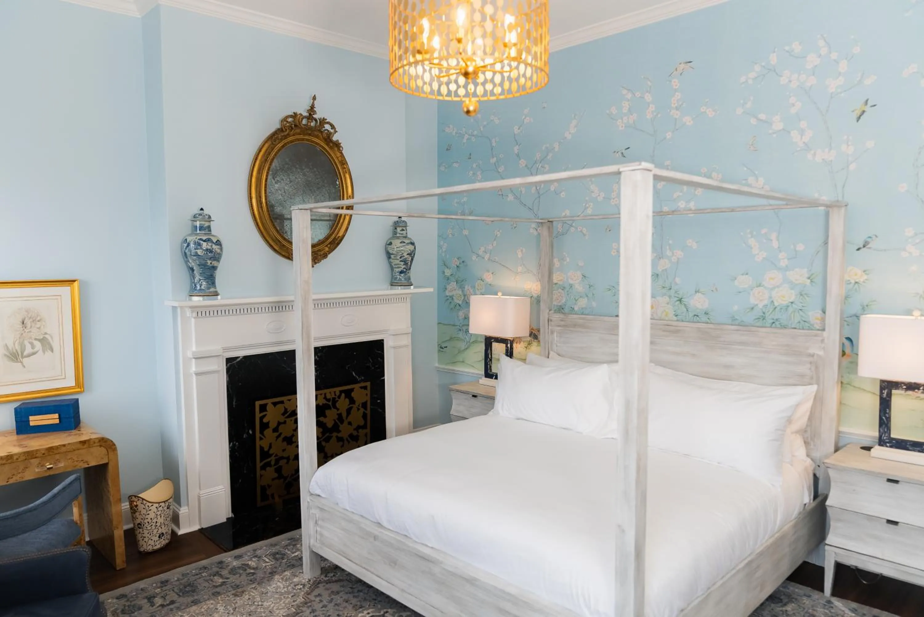 Photo of the whole room, Bed in The Harvey