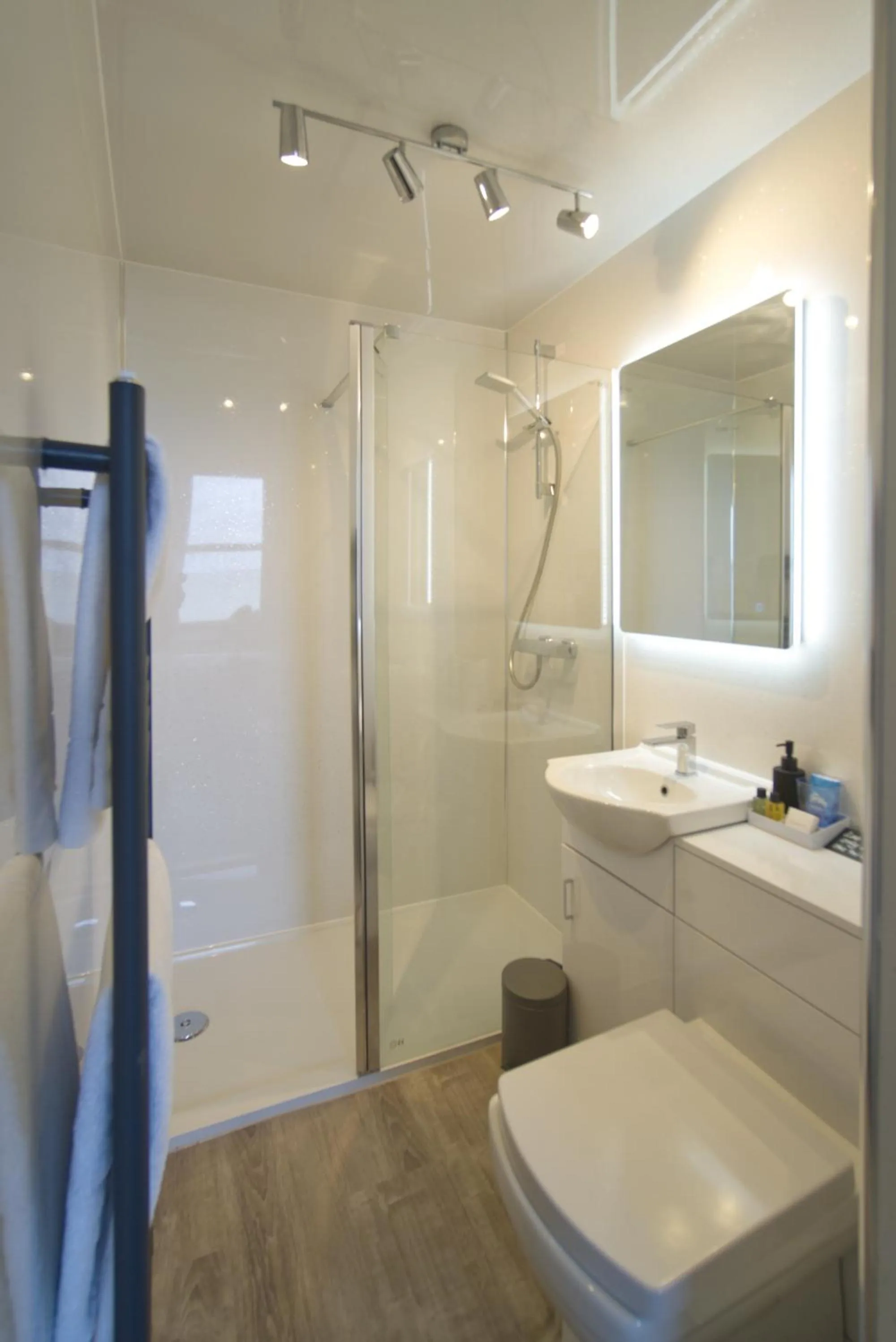 Shower in Glan Y Mor Hotel (Adult Only)