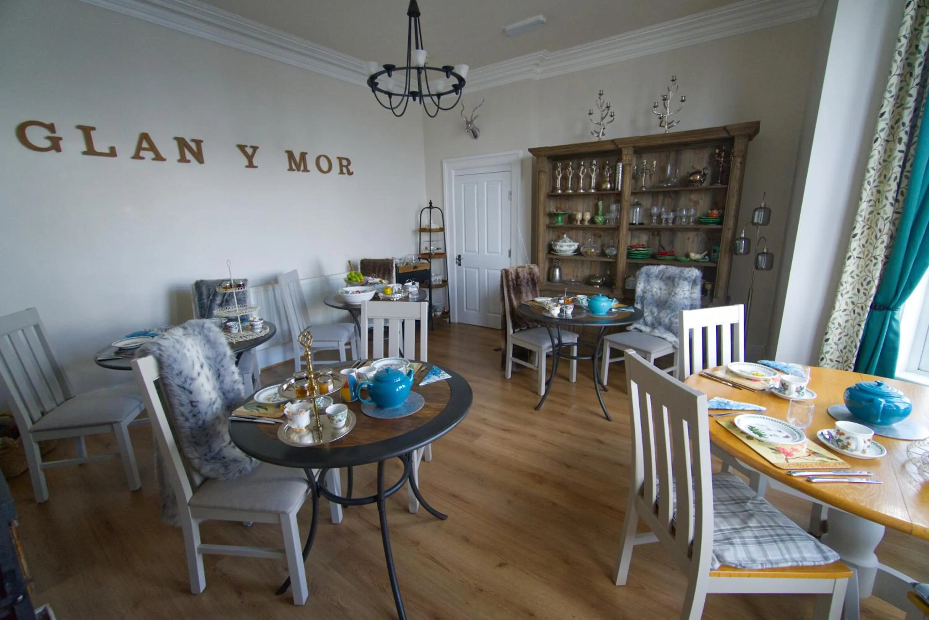 Dining area in Glan Y Mor Hotel (Adult Only)