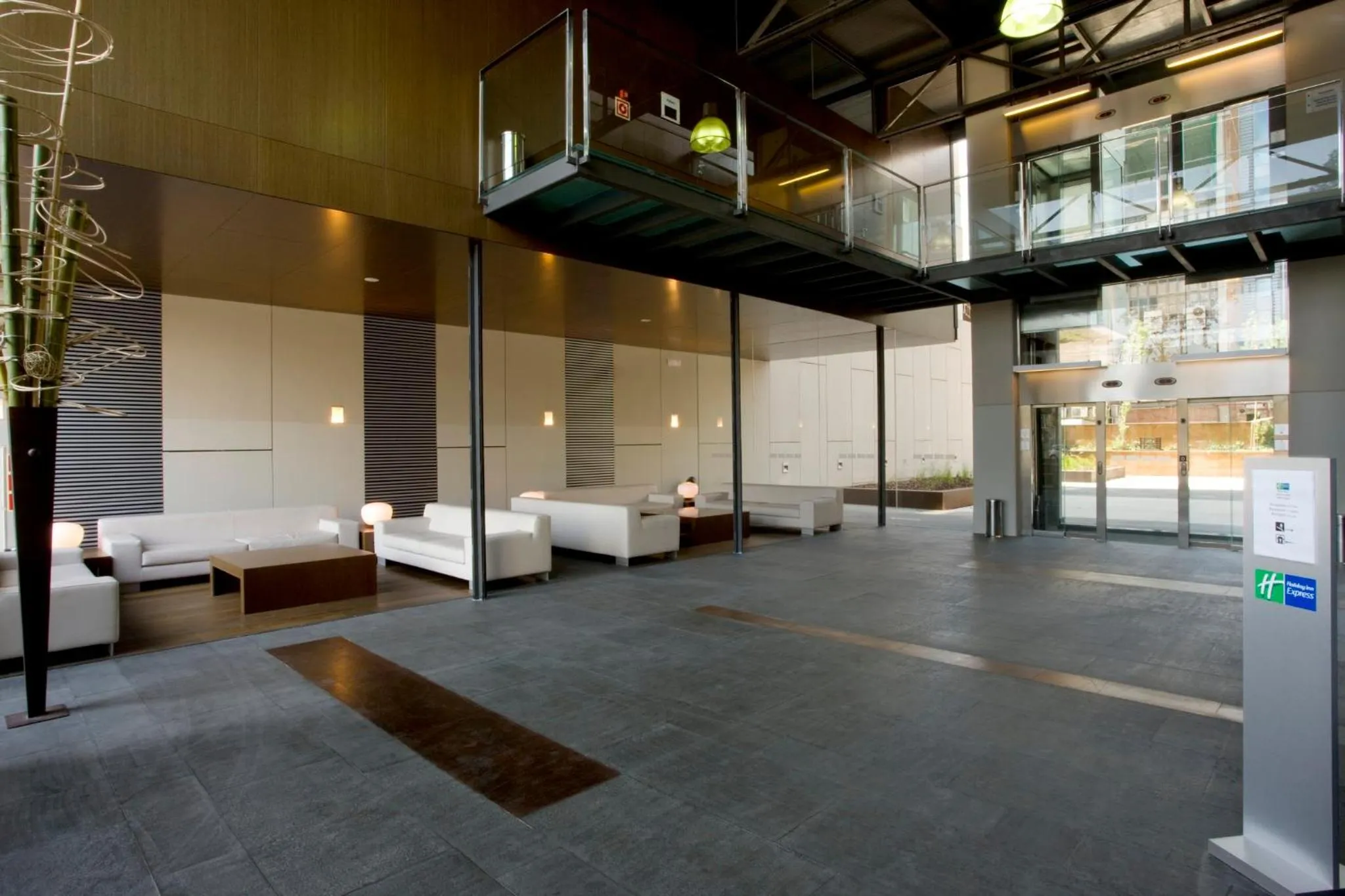 Lobby or reception in Holiday Inn Express Barcelona City 22@ by IHG
