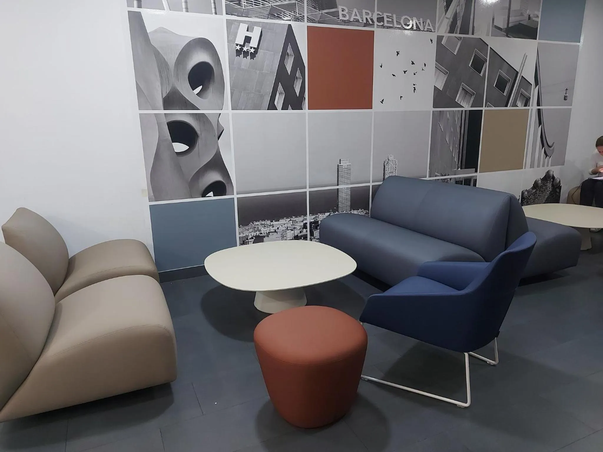 Lobby or reception in Holiday Inn Express Barcelona City 22@ by IHG