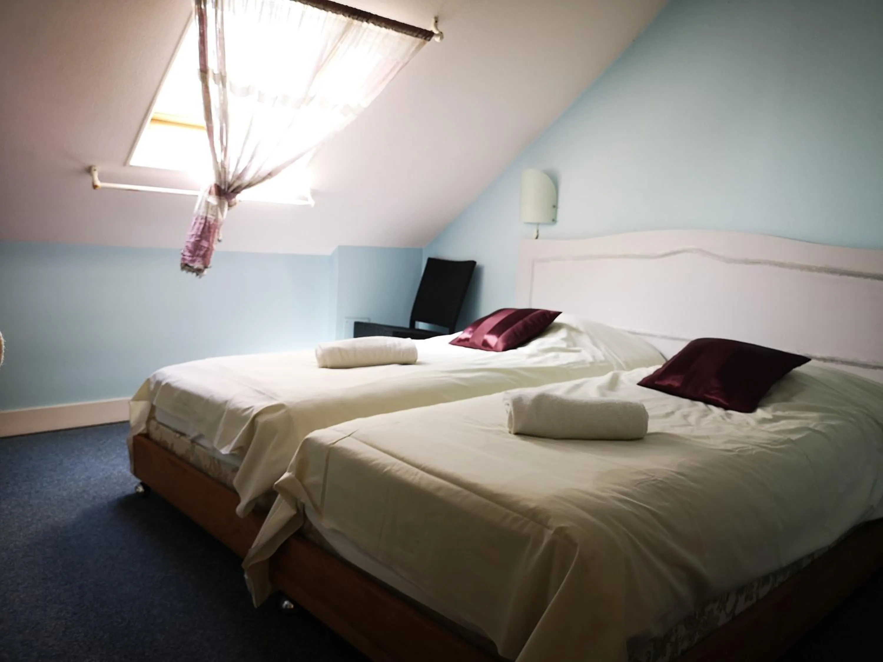 Twin Room in "Maison D'hôtes du Prieuré"